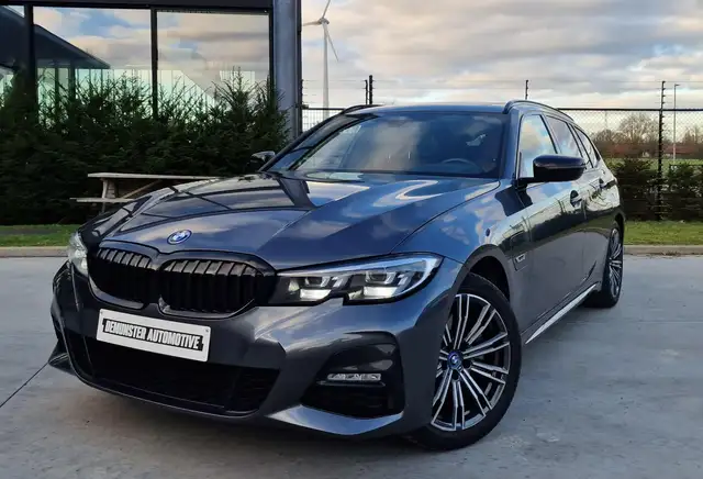 BMW 320 320e Touring M Pack/Carplay/Trekhaak/Pano/Camera
