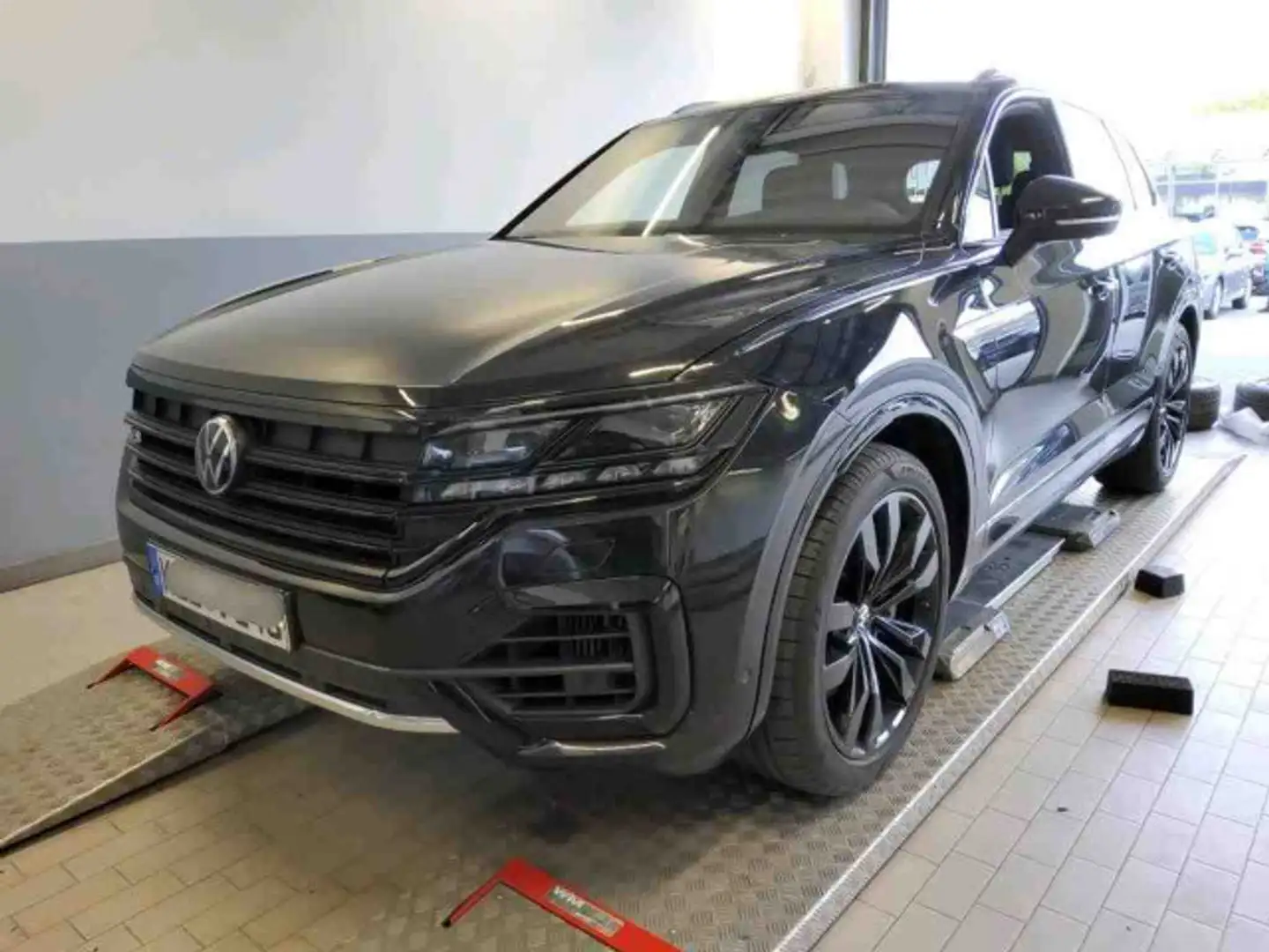 Volkswagen Touareg 4.0 TDI V8 R-LINE BLACK NP130 VOLL Schwarz - 2