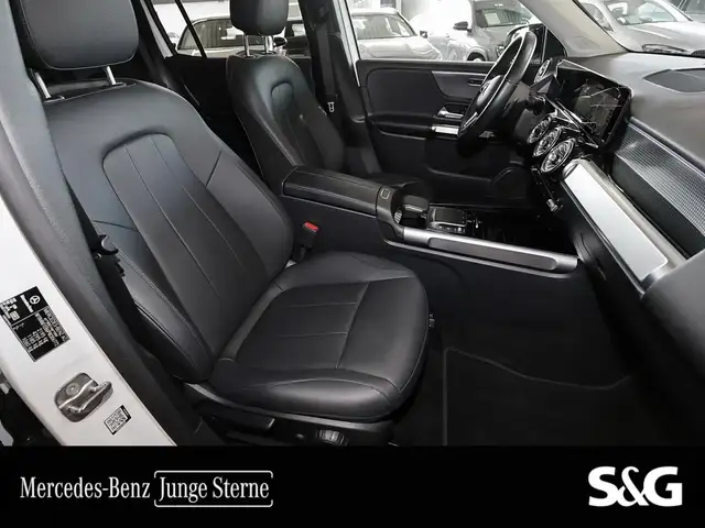 Mercedes-Benz GLB view 5