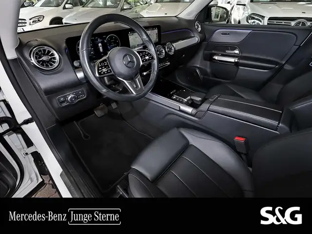 Mercedes-Benz GLB view 9