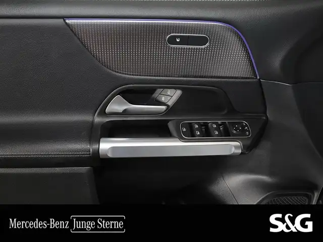 Mercedes-Benz GLB view 12