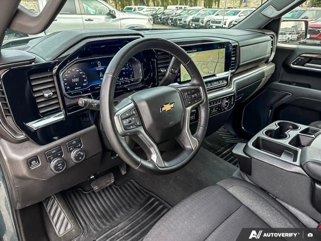 Chevrolet Silverado 1500 снимка Chevrolet Silverado 1500