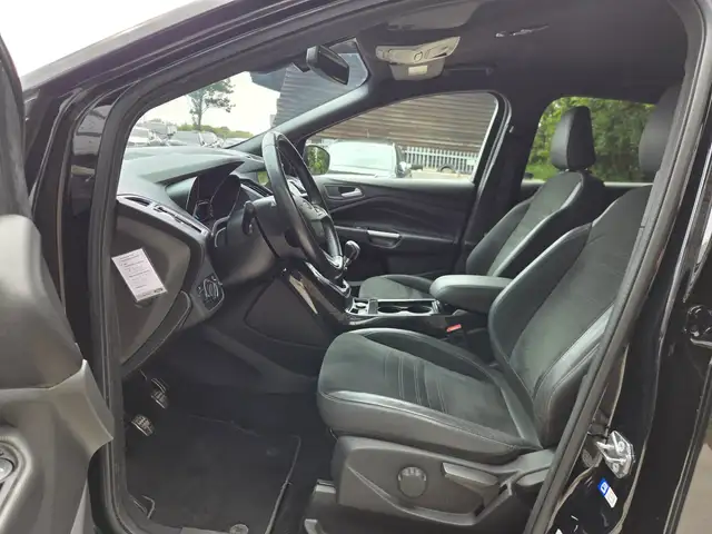 Ford Kuga view 4