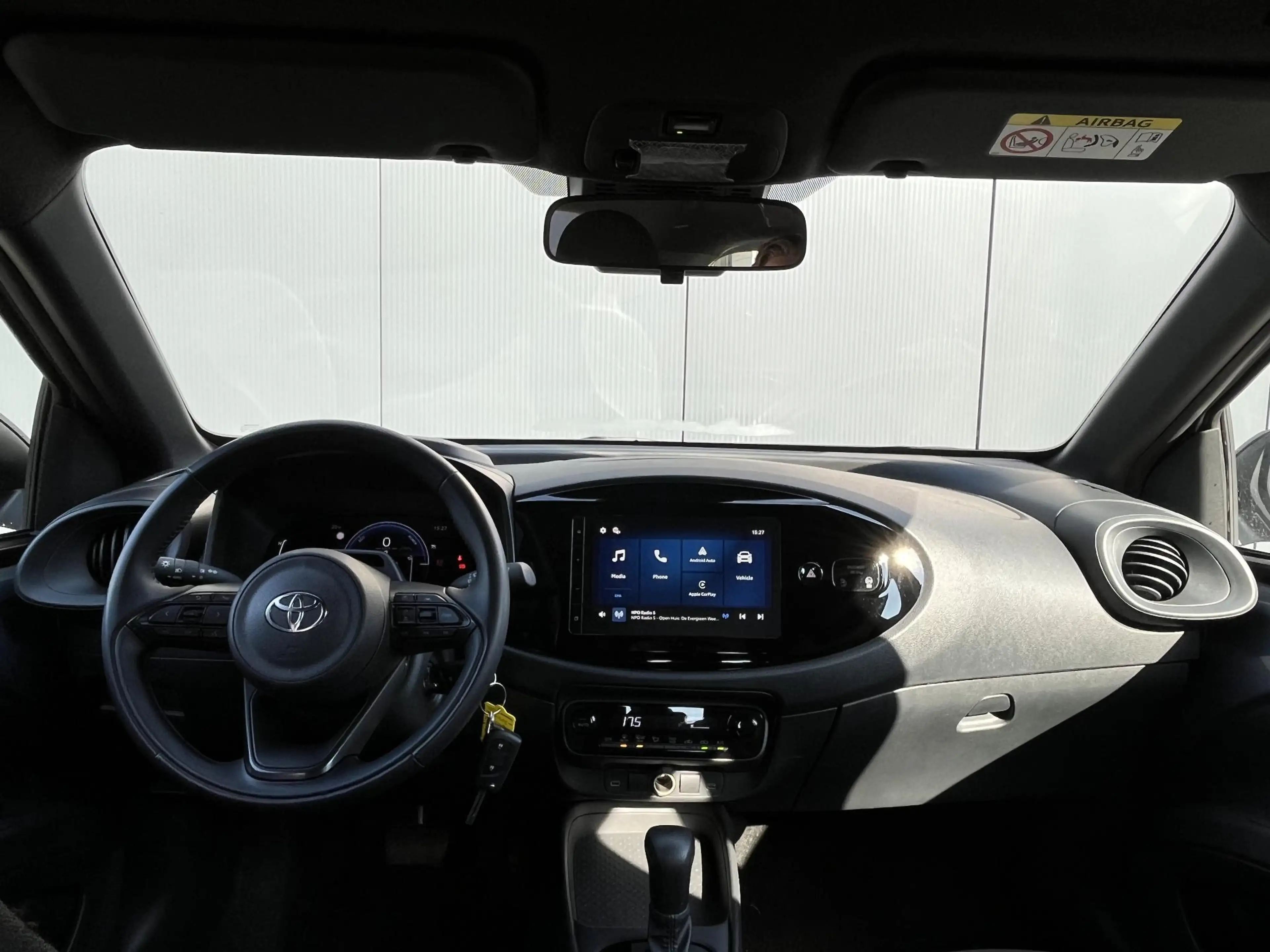 Toyota Aygo X Hybrid 115 play — photo 2