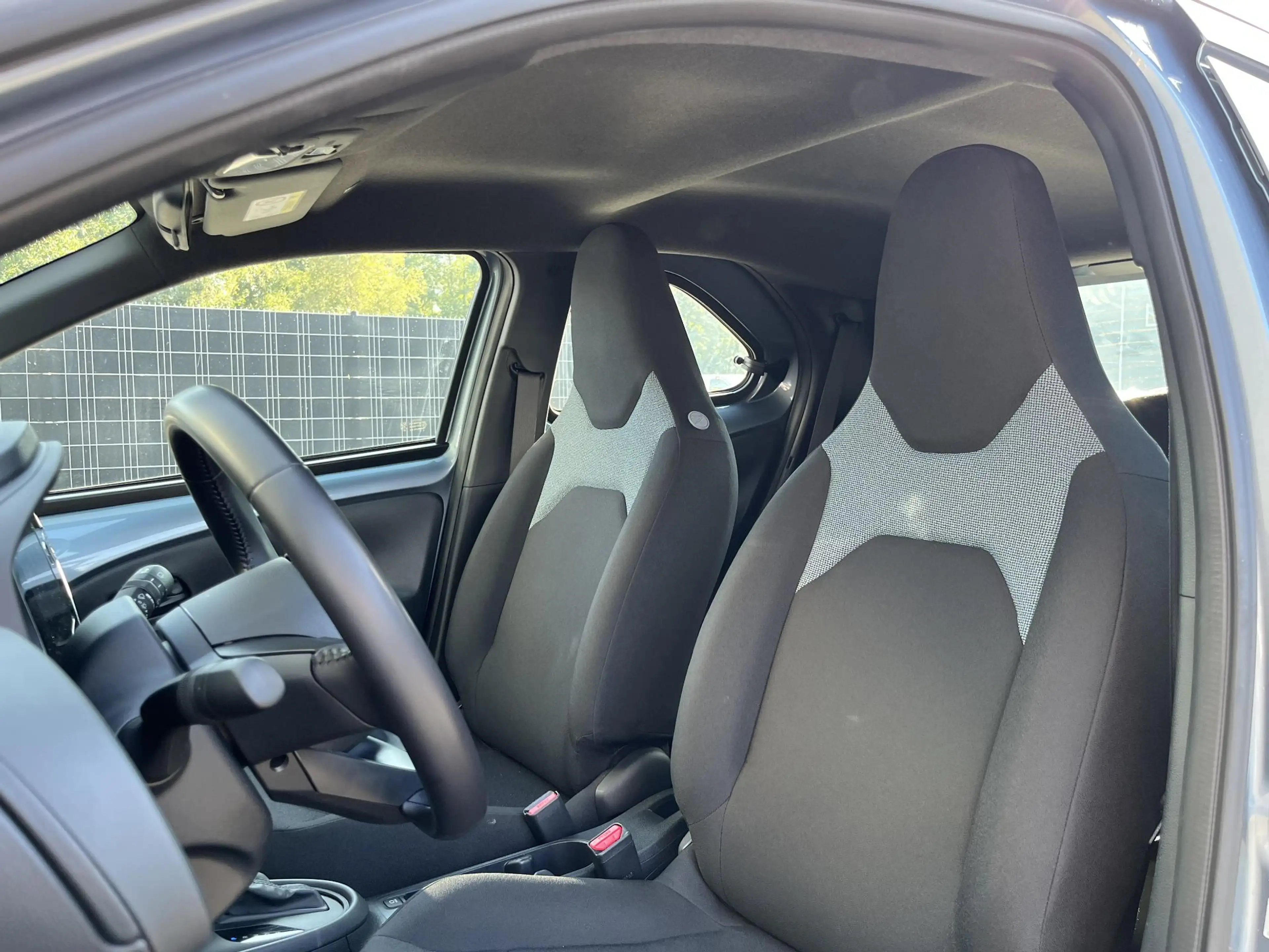 Toyota Aygo X Hybrid 115 play — photo 9