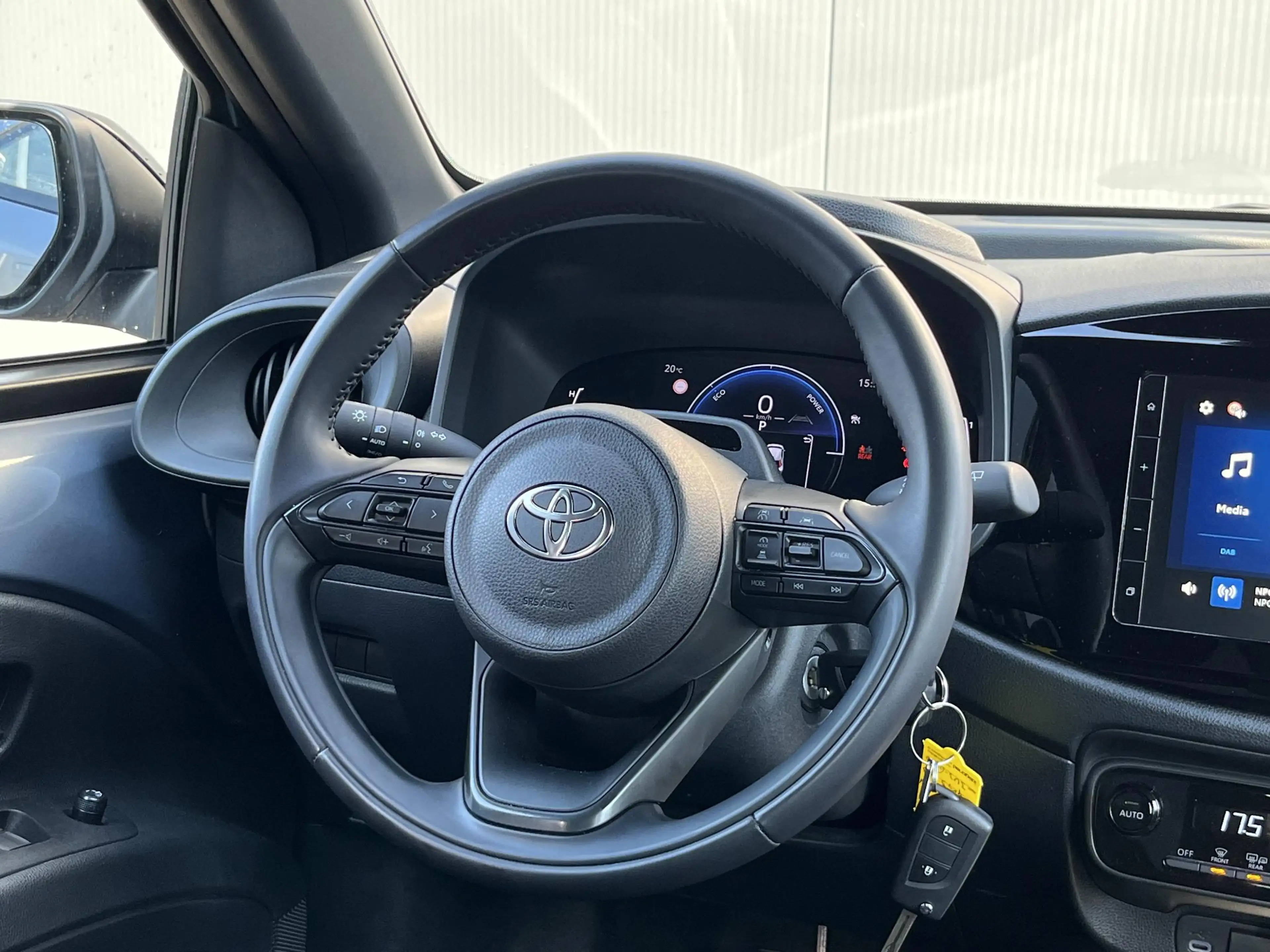 Toyota Aygo X Hybrid 115 play — photo 12