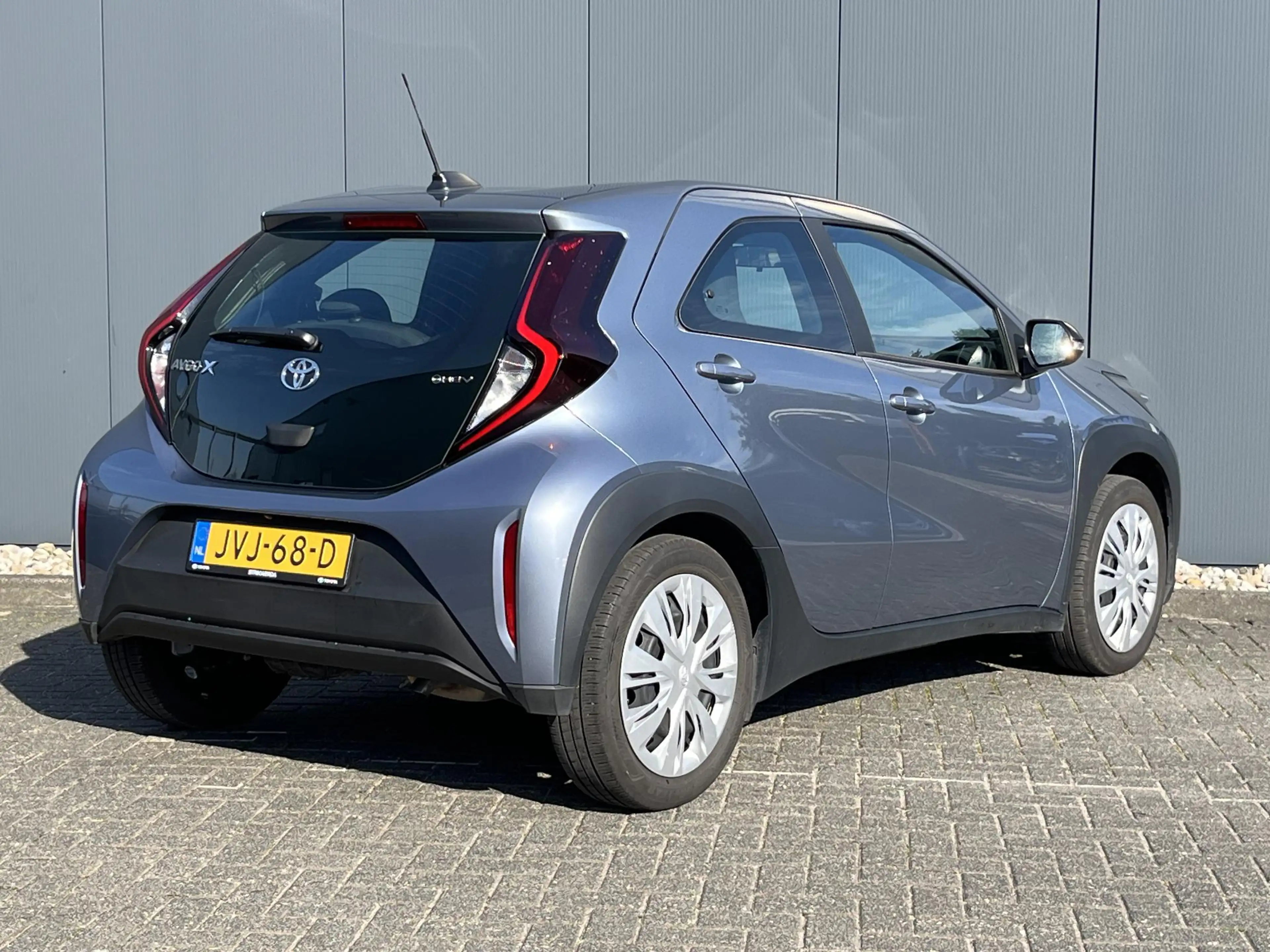 Toyota Aygo X Hybrid 115 play — photo 3