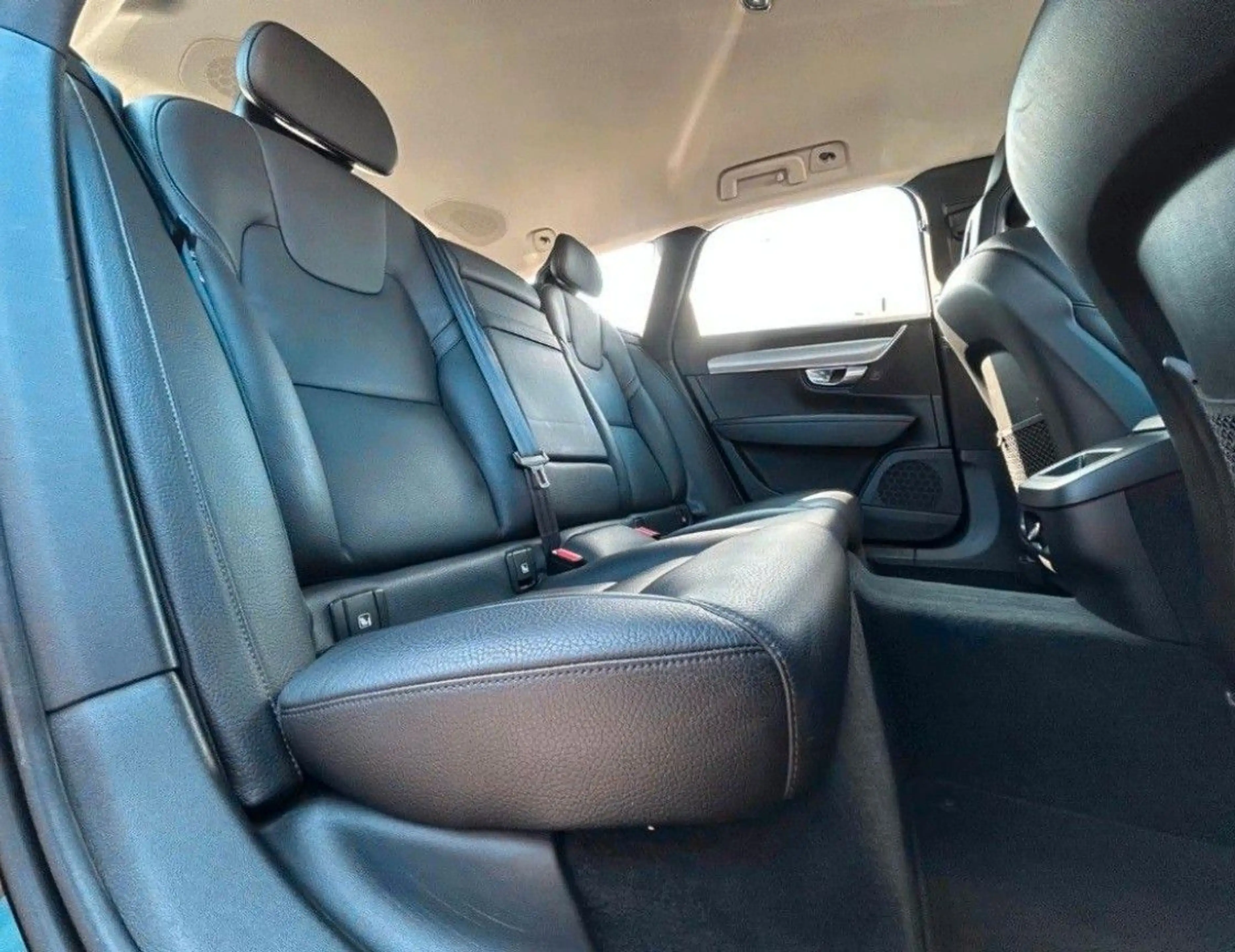 Volvo V90 MOMENTUM MEMORY + LANE ASSIST + AHK — photo 15