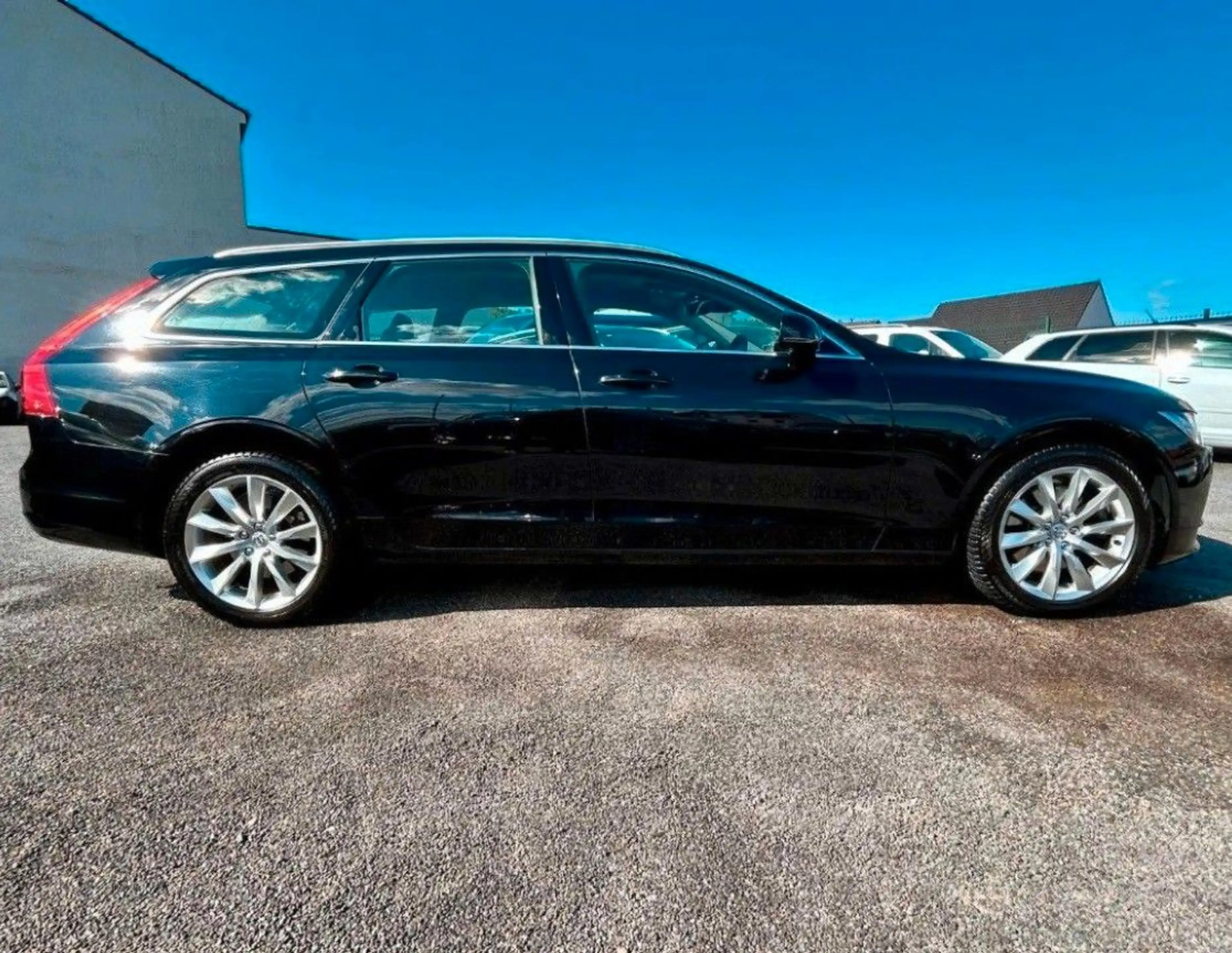 Volvo V90 MOMENTUM MEMORY + LANE ASSIST + AHK — photo 4