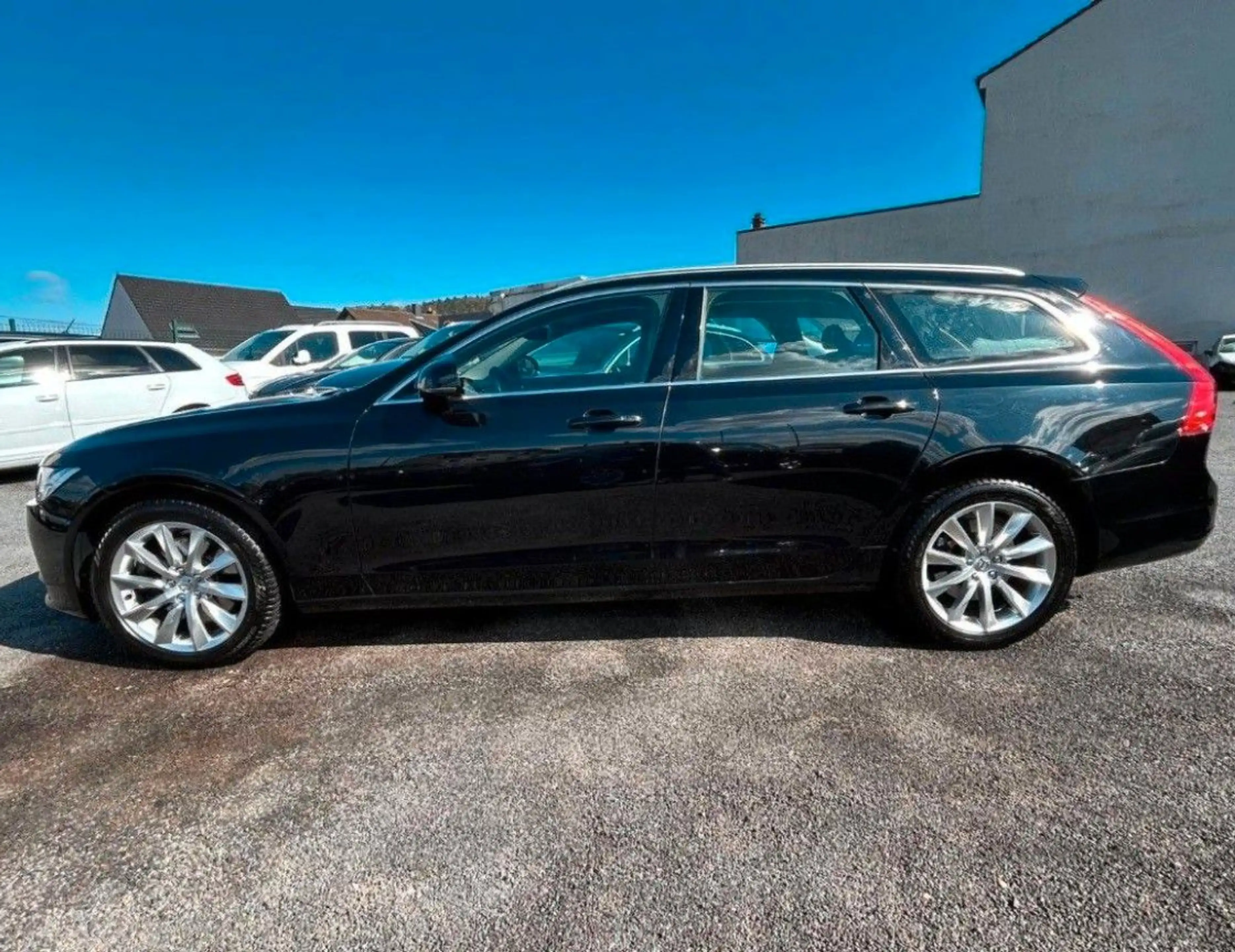 Volvo V90 MOMENTUM MEMORY + LANE ASSIST + AHK — photo 7