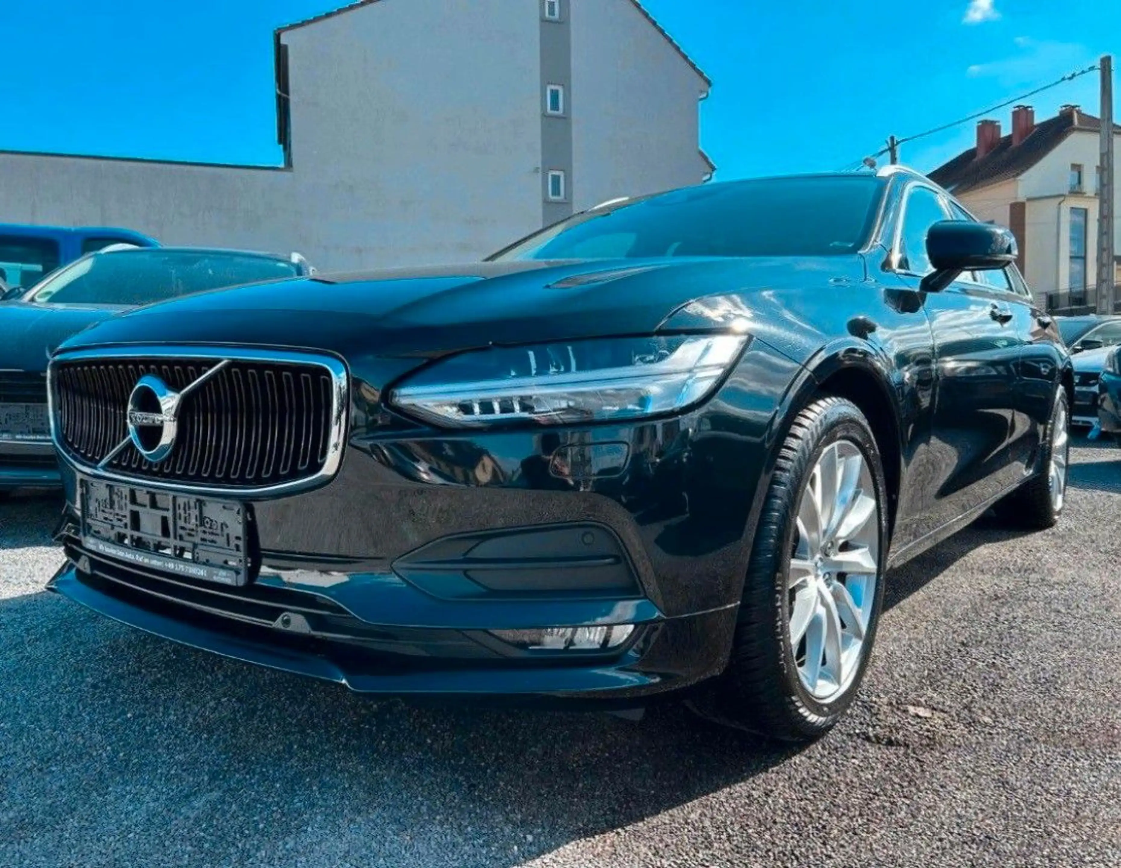 Volvo V90 MOMENTUM MEMORY + LANE ASSIST + AHK — photo 2