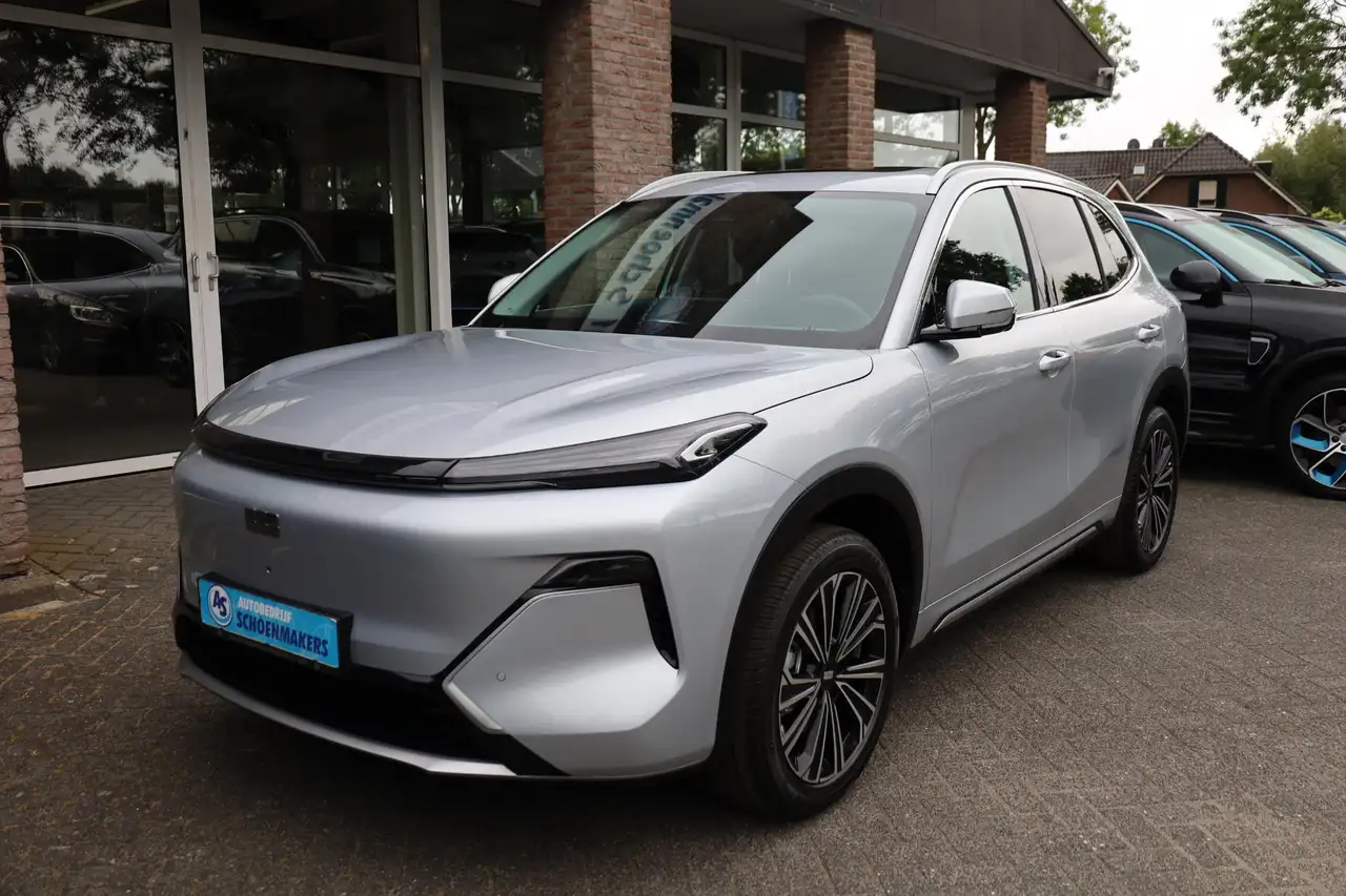 Geely Starray EM-i 2026 — фото 13