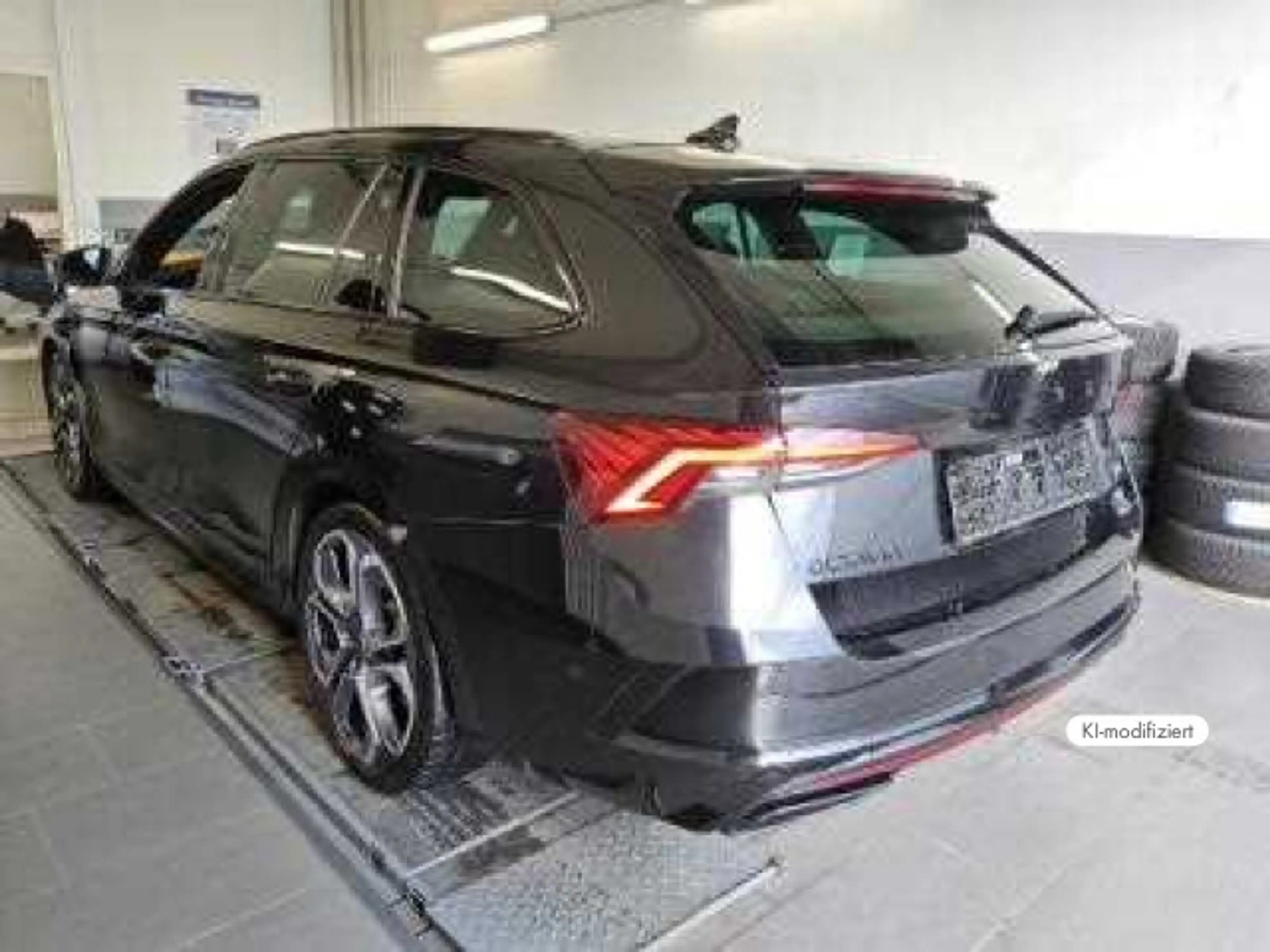Skoda Octavia Combi RS 2.0 TSI DSG AHK PANO MATRIX DCC — photo 4