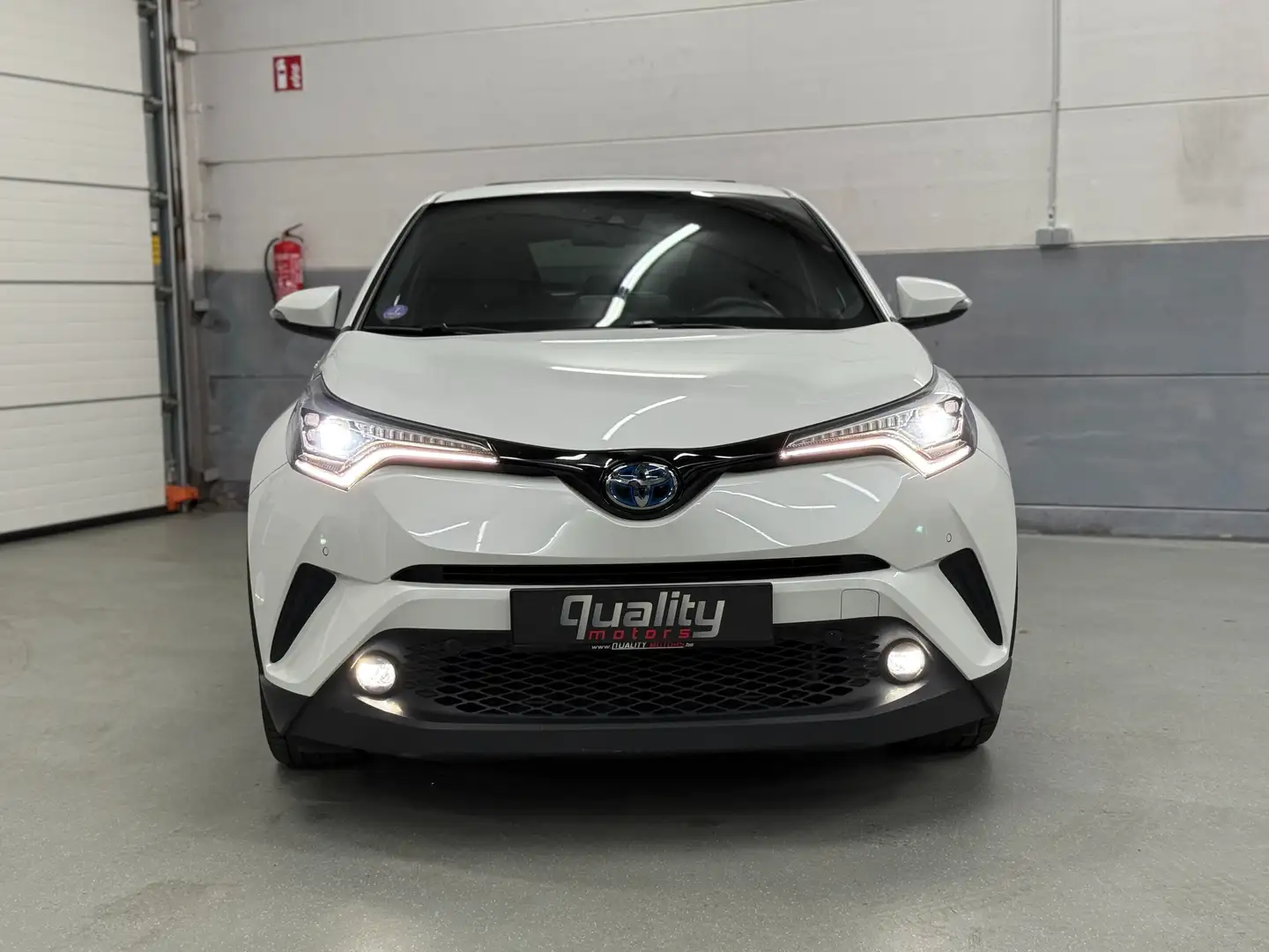 Toyota C-HR C-HR Hybrid Lounge // SCHUIFDAK // TOYOTA WARANTY Wit - 2
