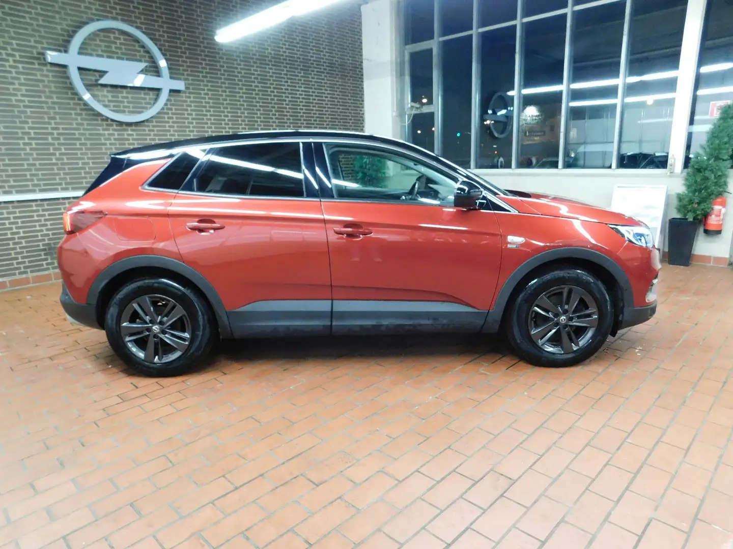 Opel Grandland X Sondermodell "Opel2020"- AHK Rot - 2