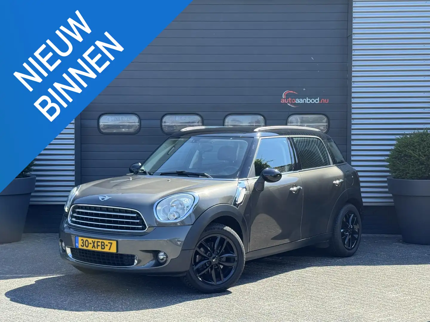 MINI Cooper Countryman Mini 1.6 Edition | Navigatie | Lichtmetalen Velgen Grijs - 1