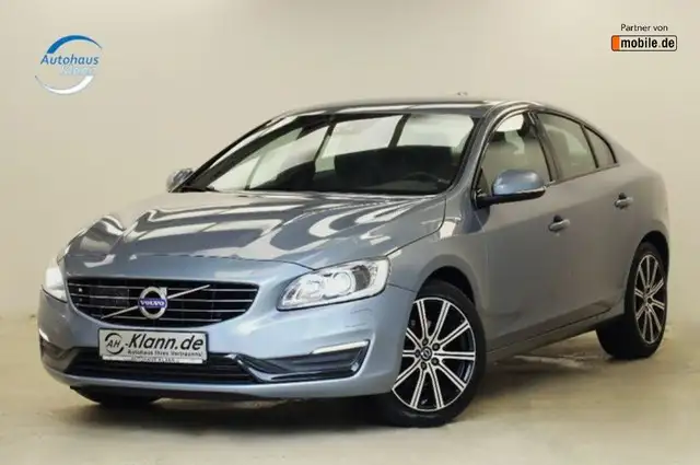 Volvo S60 view 3