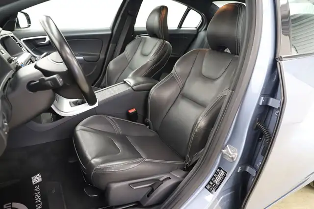 Volvo S60 view 10