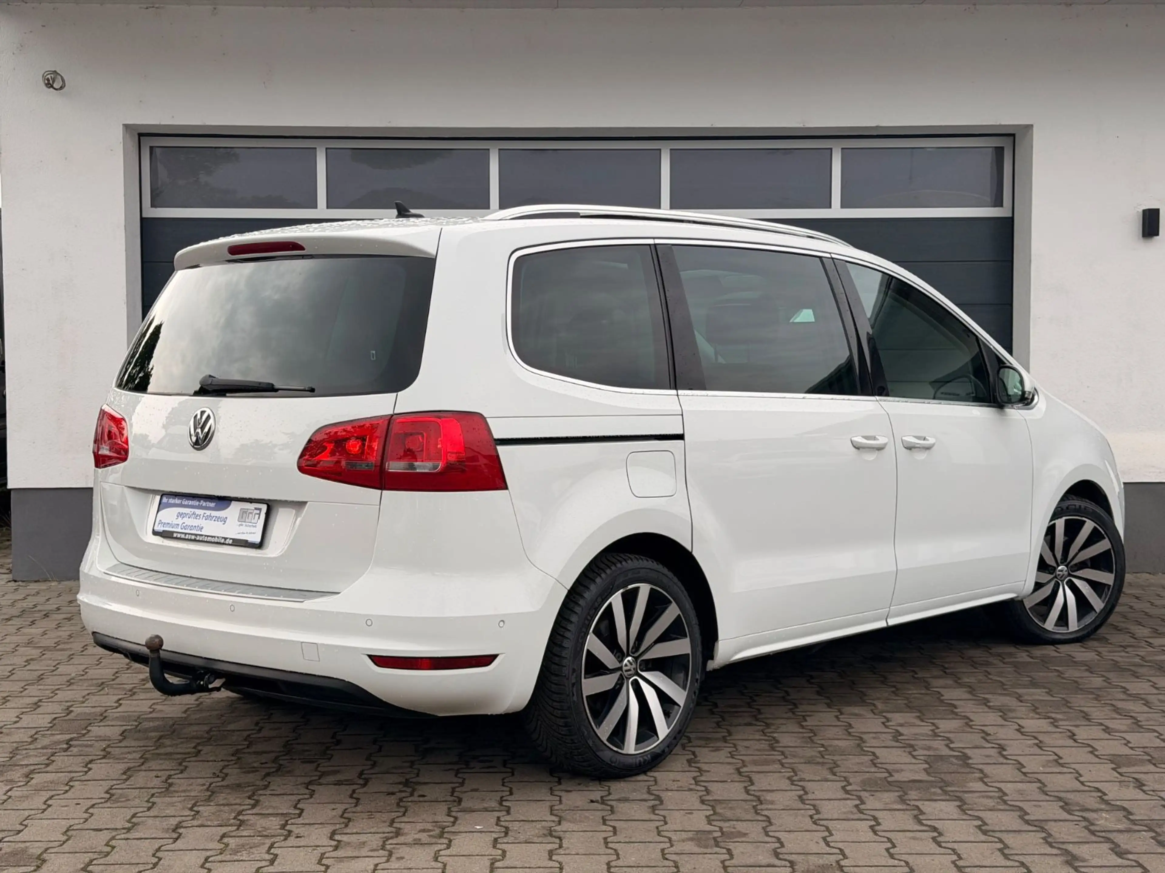 Volkswagen Sharan Highline DSG PANO 7 SITZER Leder el.Tür — photo 8