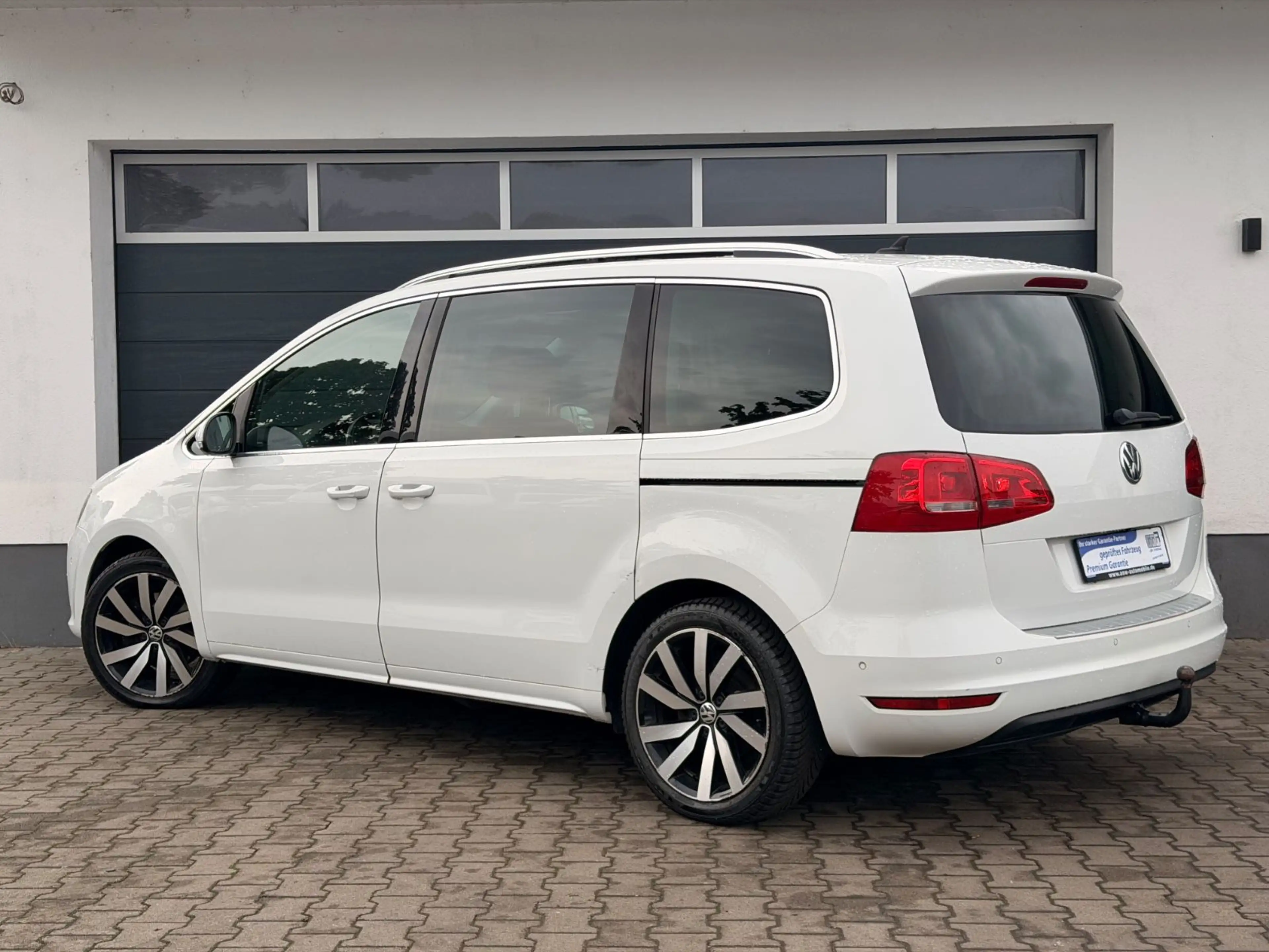 Volkswagen Sharan Highline DSG PANO 7 SITZER Leder el.Tür — photo 3