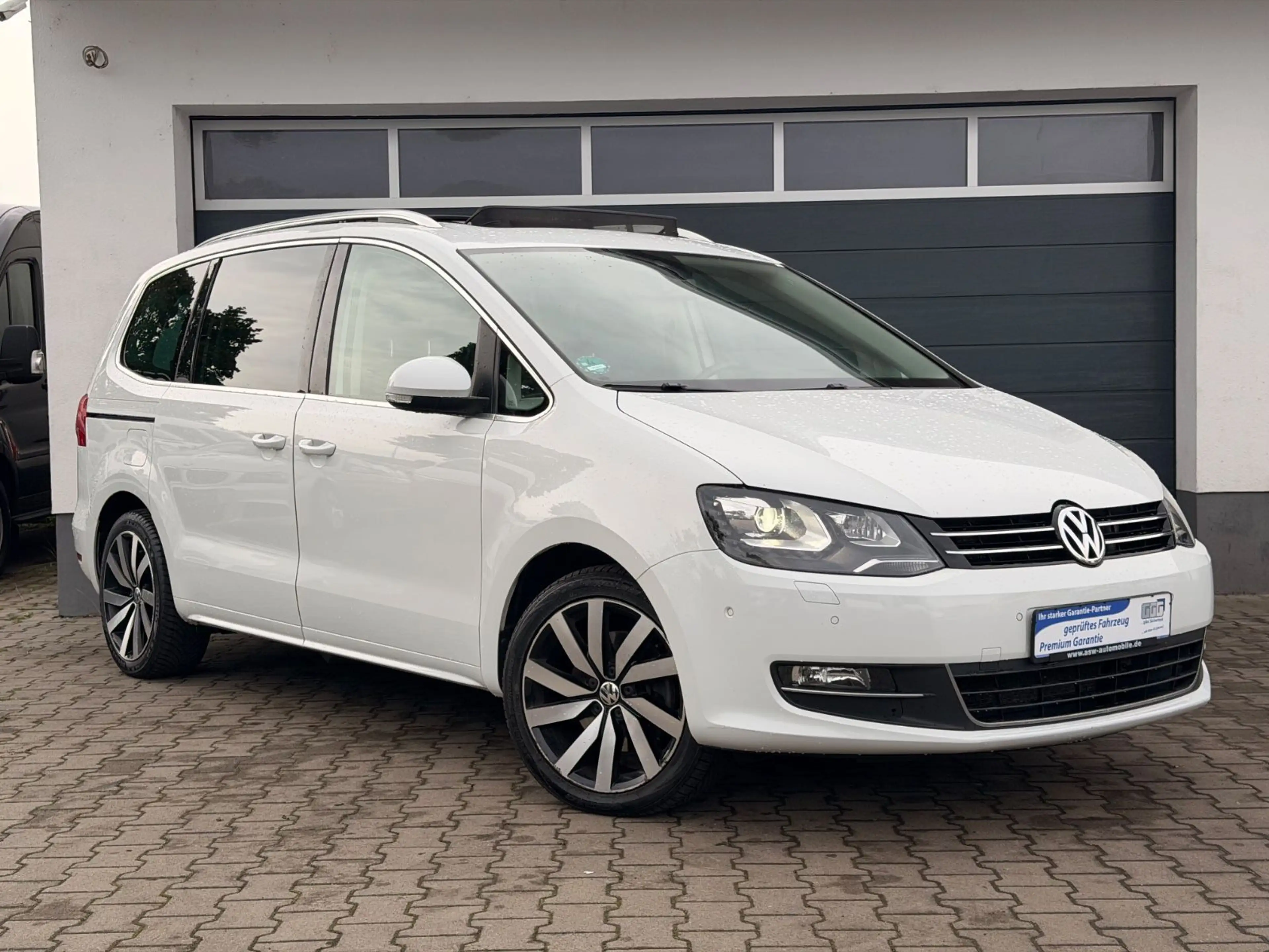 Volkswagen Sharan Highline DSG PANO 7 SITZER Leder el.Tür — photo 6