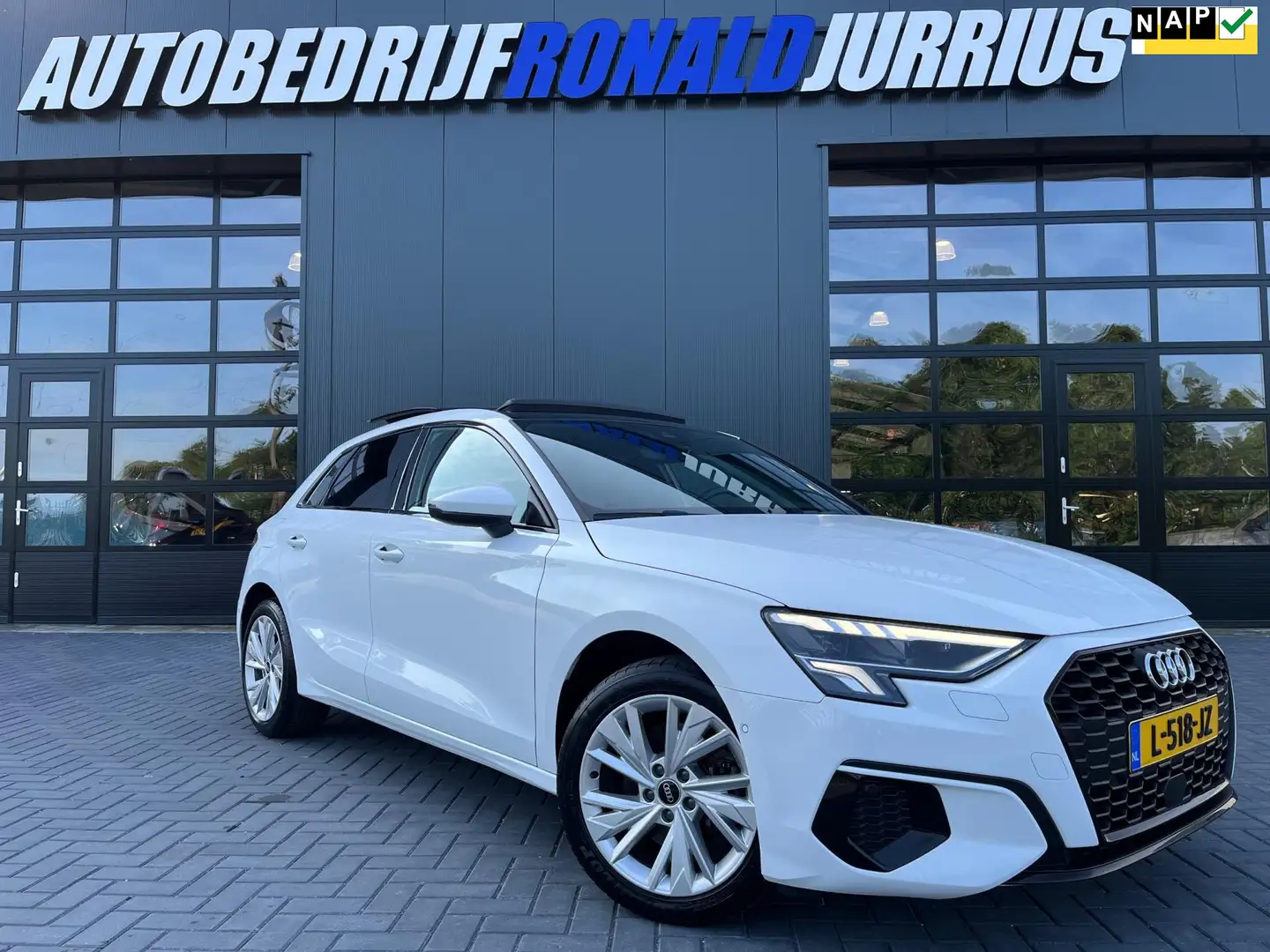 Audi A3 Sportback 30 TFSI NL.Auto/Panoramadak/Bang & Olufs Weiß - 1