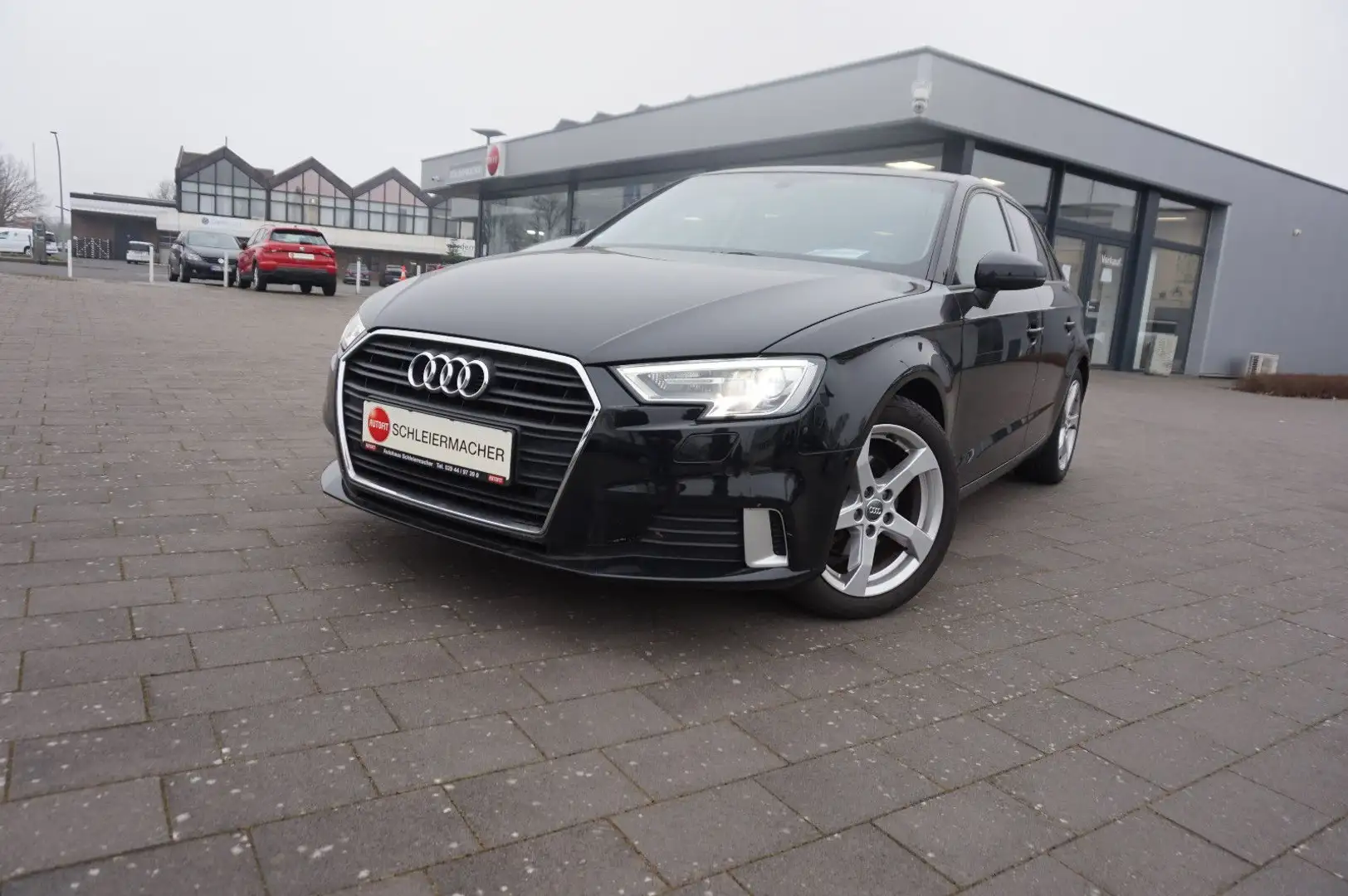 Audi A3 Sportback 35 TFSI Sport S-tronic Navi Xenon Noir - 1
