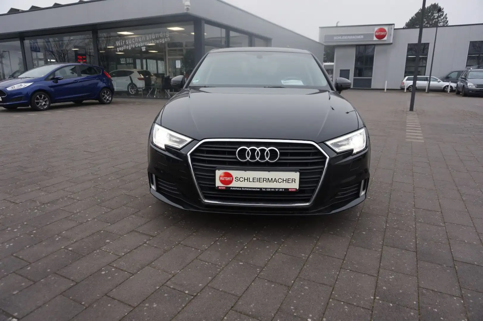 Audi A3 Sportback 35 TFSI Sport S-tronic Navi Xenon Noir - 2