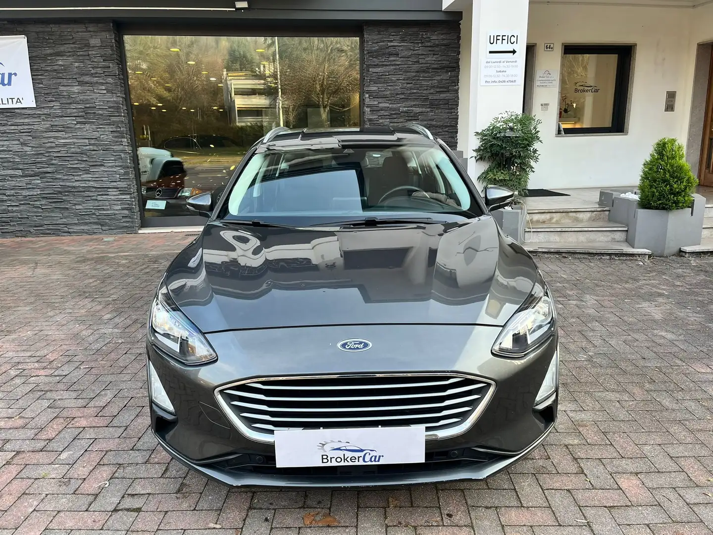 Ford Focus Focus V 2018 SW SW 1.5 ecoblue ST-Line s Grau - 2