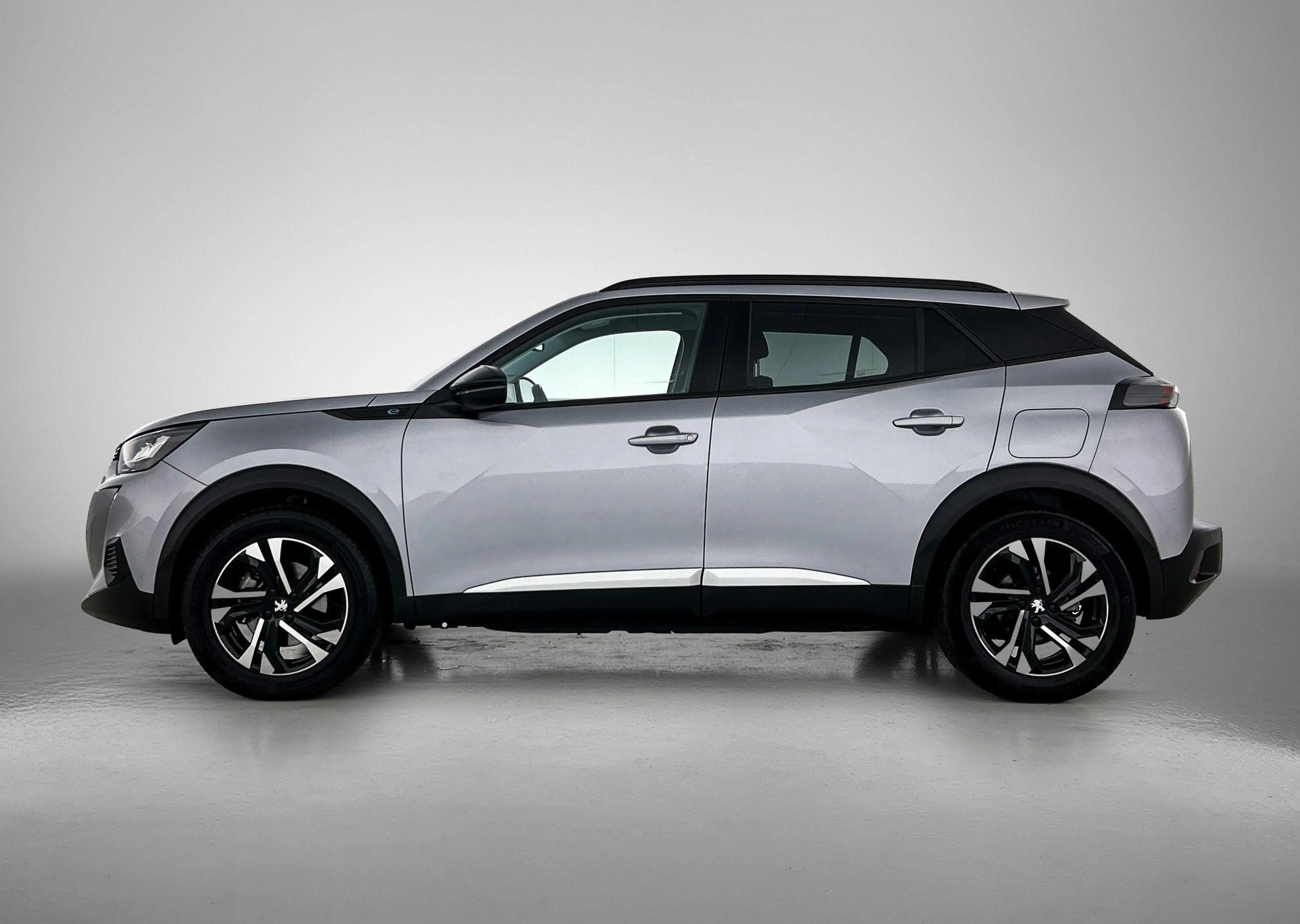 Peugeot e-2008 SUV EV Allure 50 kWh 136pk | Navigatie | Climate C — photo 2