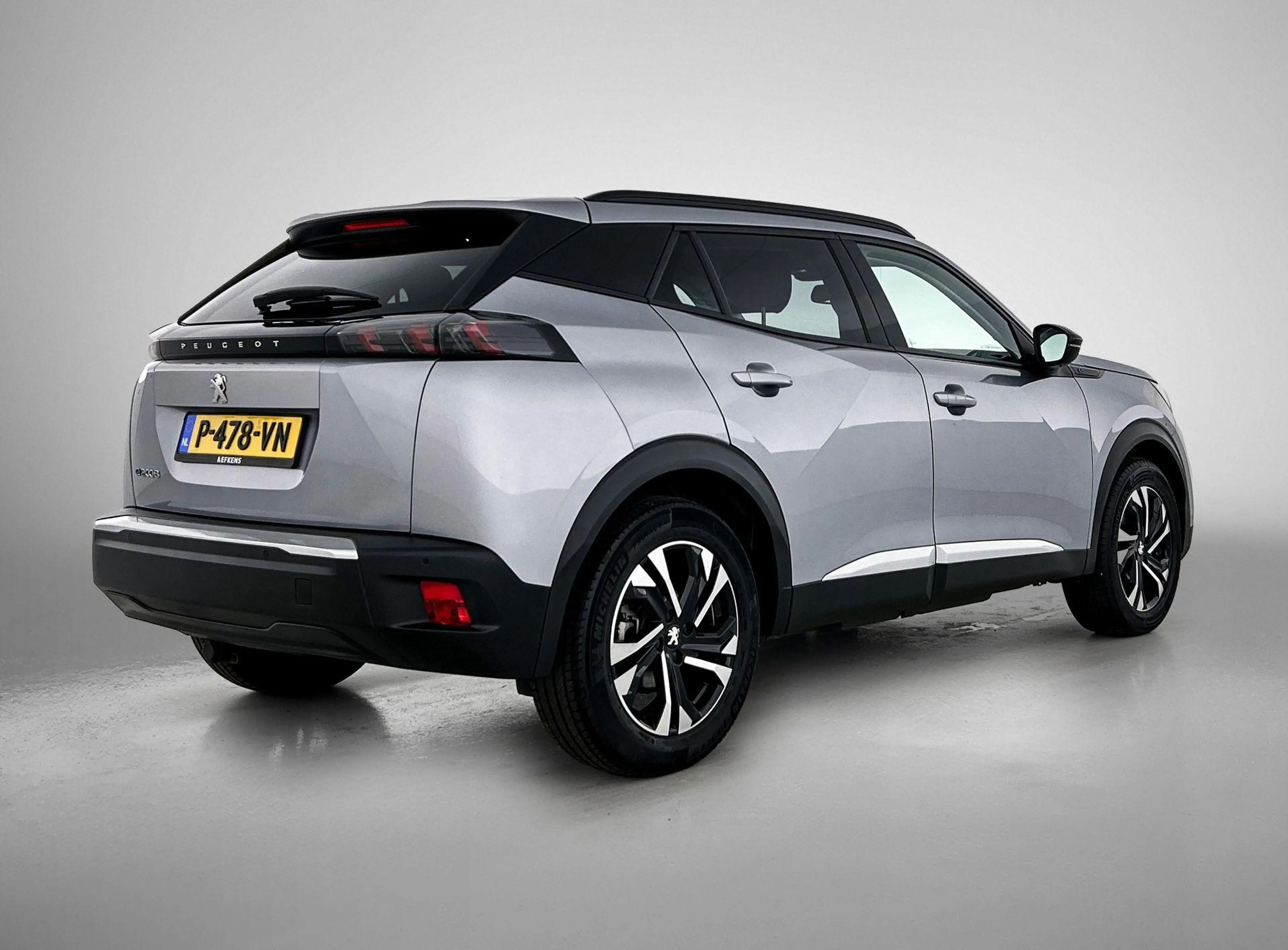 Peugeot e-2008 SUV EV Allure 50 kWh 136pk | Navigatie | Climate C — photo 7