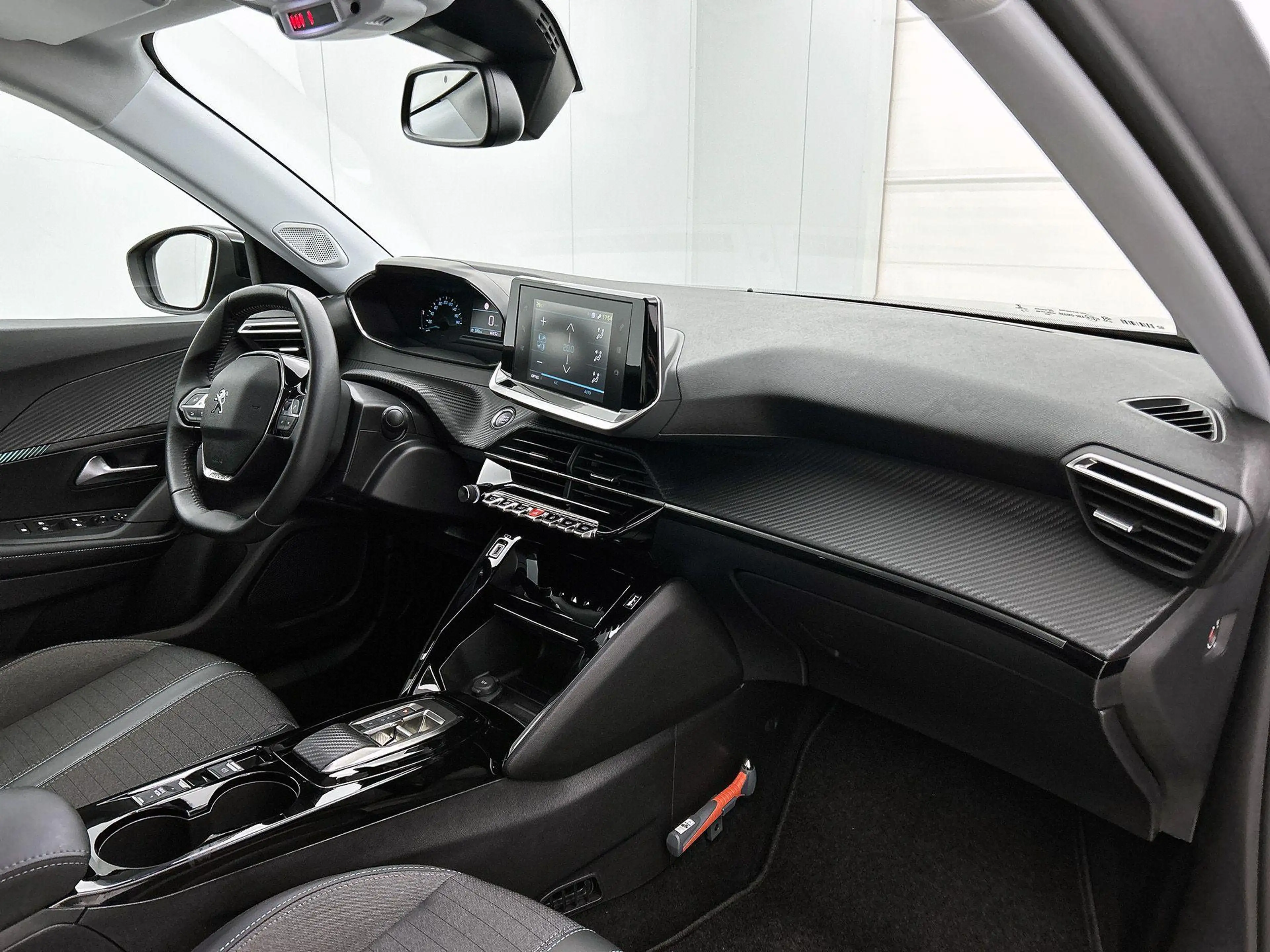 Peugeot e-2008 SUV EV Allure 50 kWh 136pk | Navigatie | Climate C — photo 14