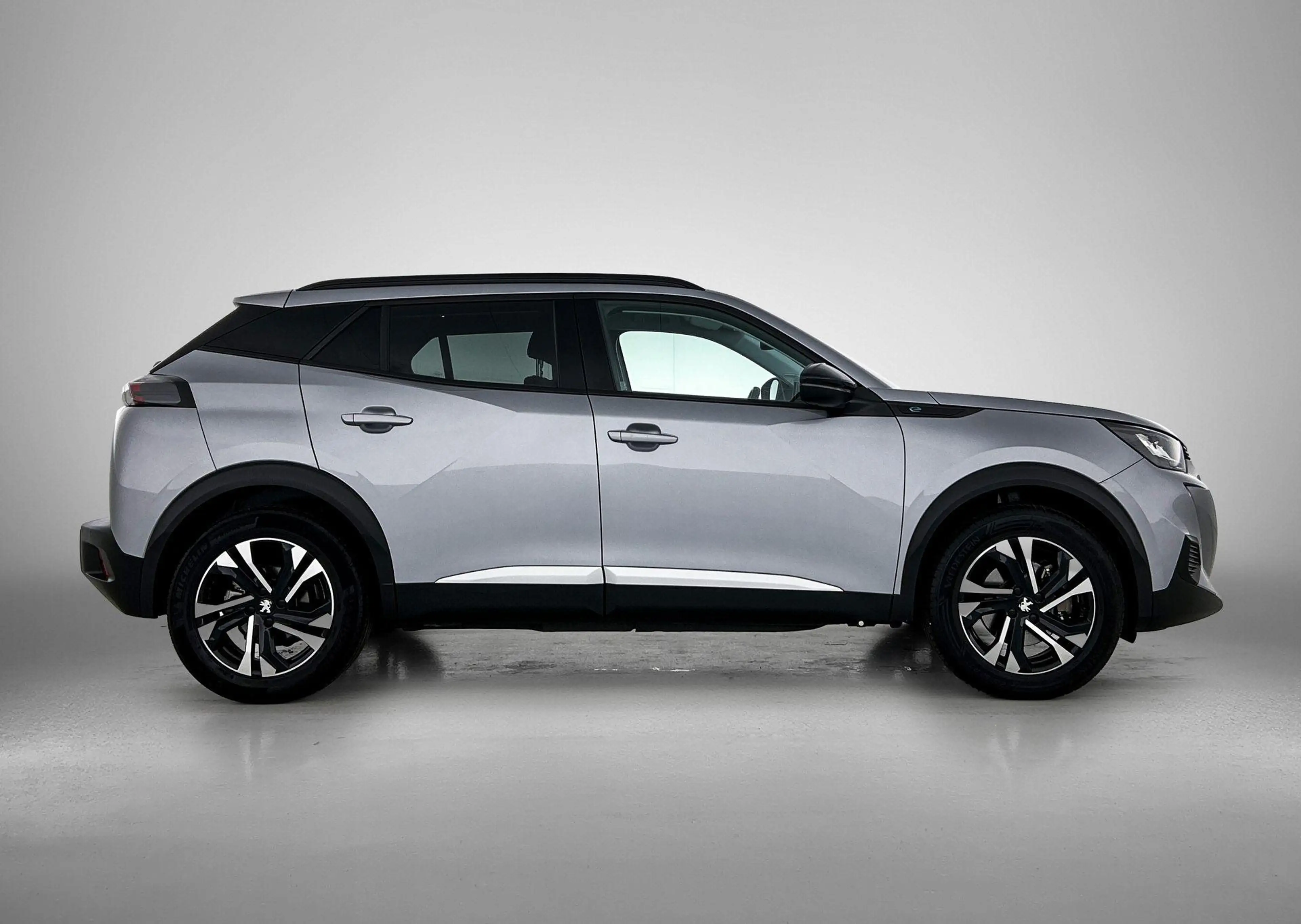 Peugeot e-2008 SUV EV Allure 50 kWh 136pk | Navigatie | Climate C — photo 8