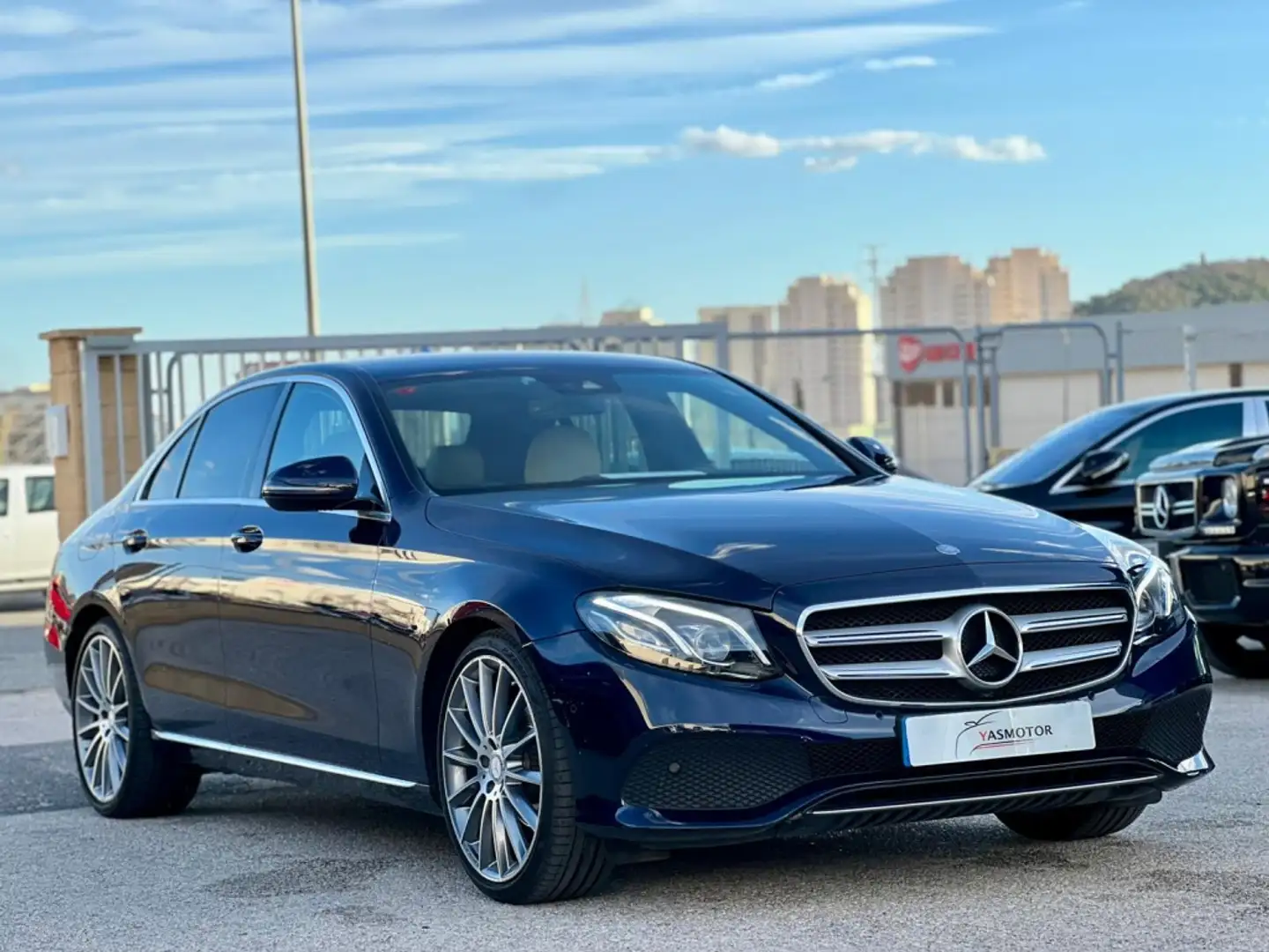 Mercedes-Benz E 220 220d 9G-Tronic 194 Blau - 1