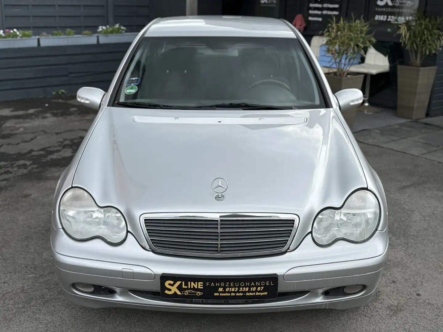 Mercedes-Benz C 180 TÜV 04/2026 Anhängerkupplung Abnehmbar Plateado - 2