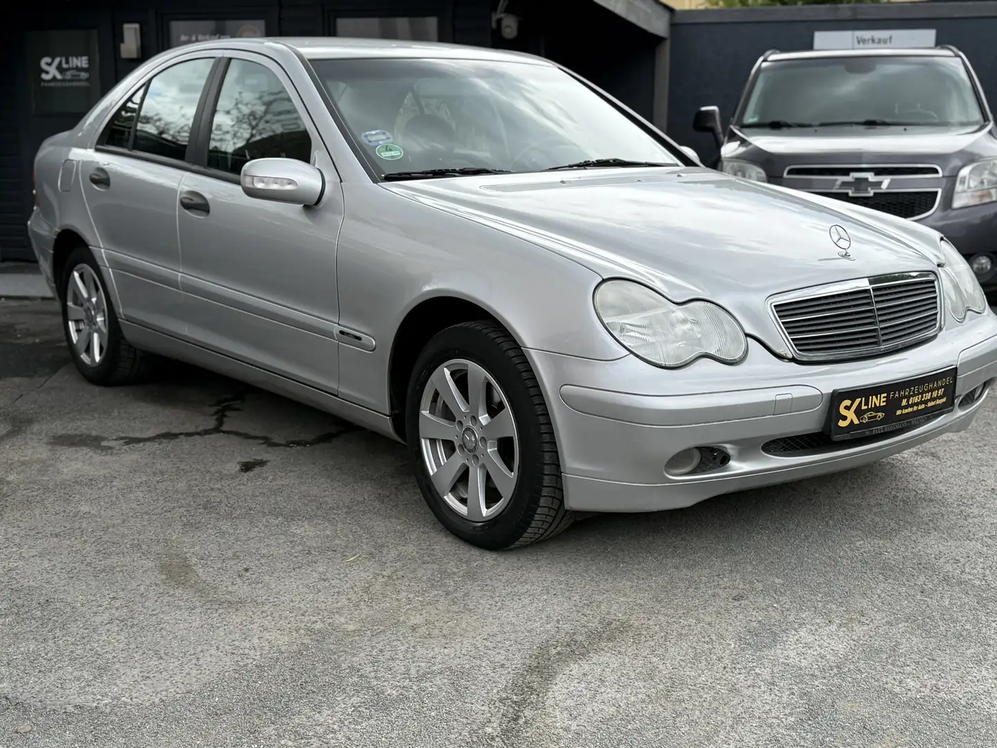Mercedes-Benz C 180 TÜV 04/2026 Anhängerkupplung Abnehmbar Plateado - 1