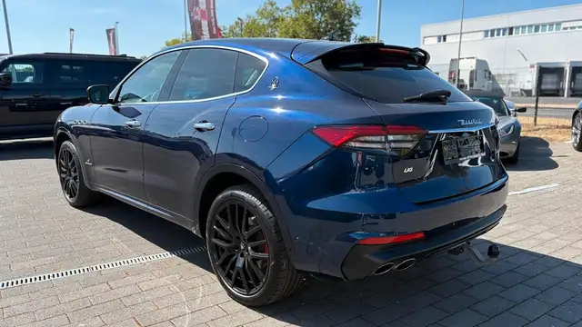 Maserati Levante view 5