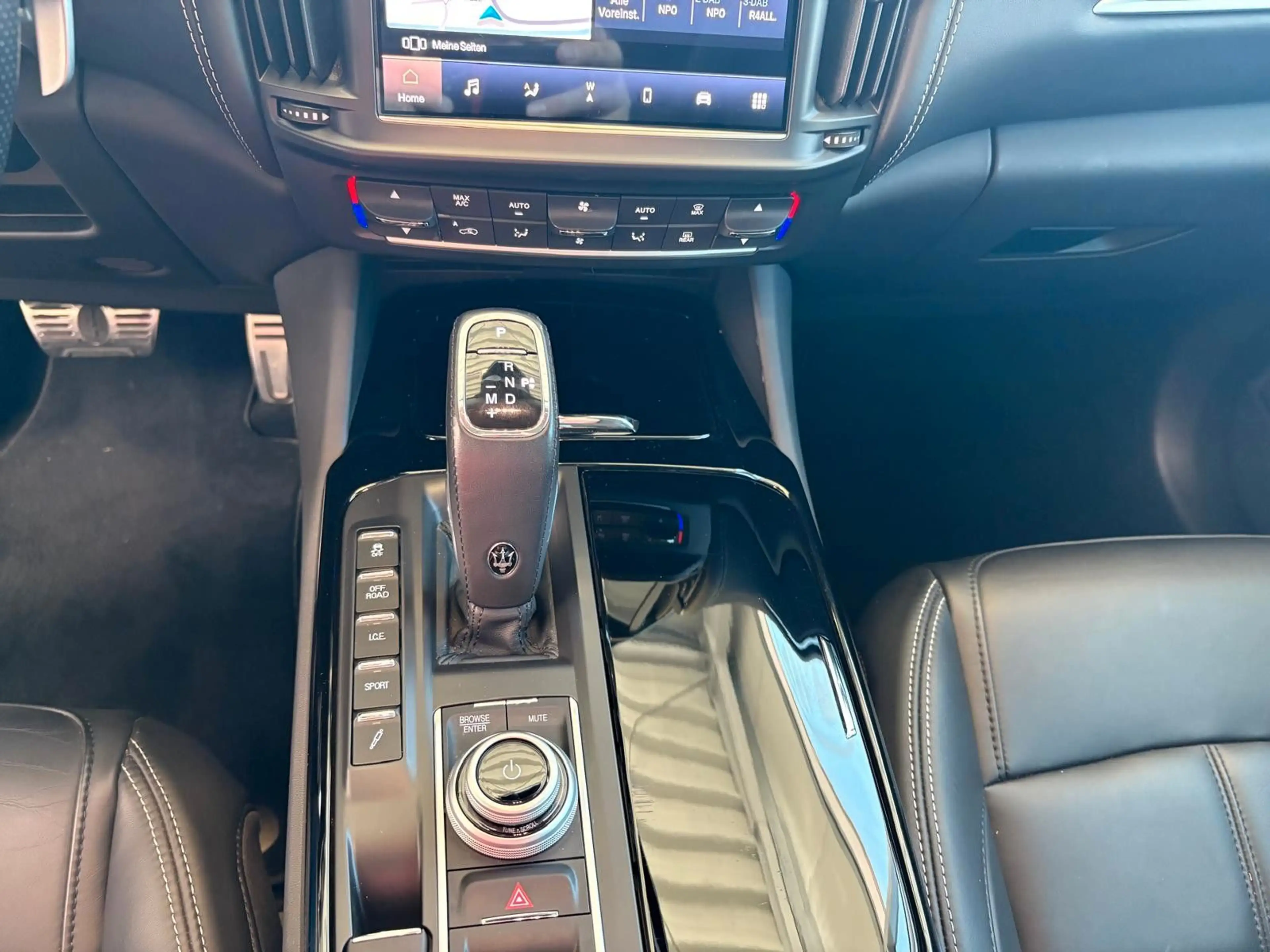 Maserati Levante GranLusso Q4 — photo 13