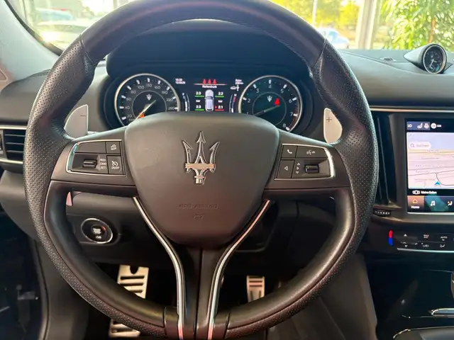 Maserati Levante view 14