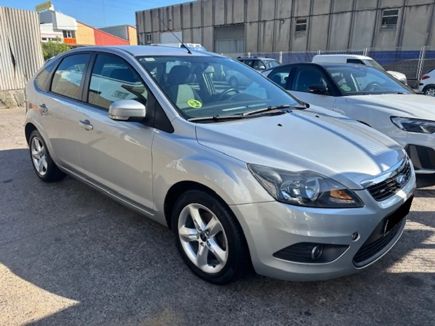 Ford Focus 1.6TDCi Titanium Plateado - 1