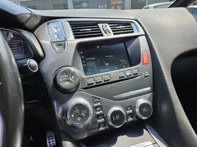 DS Automobiles DS 5 view 14