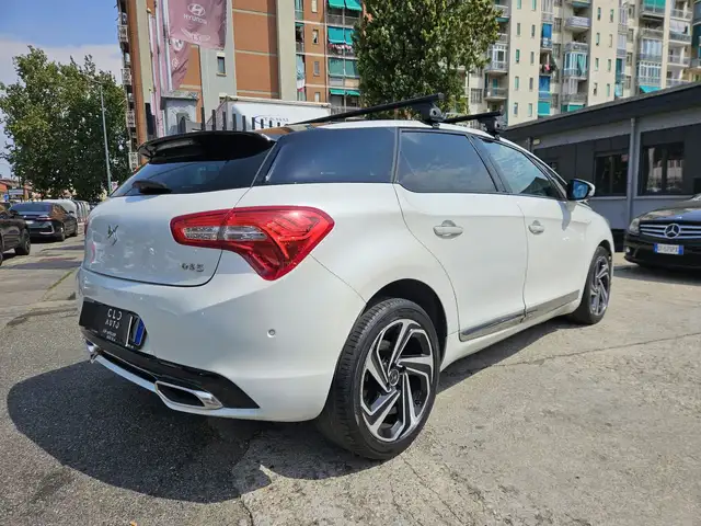 DS Automobiles DS 5 view 4