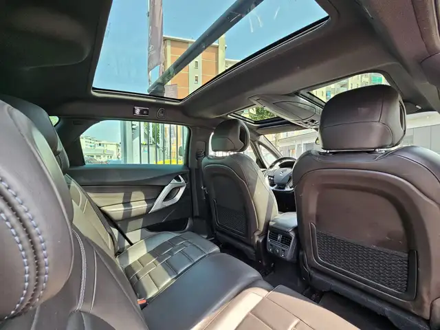 DS Automobiles DS 5 view 12