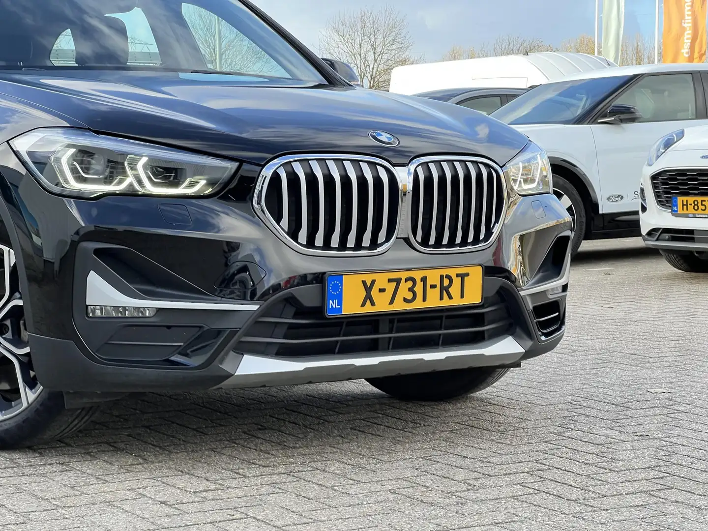 BMW X1 sDrive20i High Executive 190pk | Zwart - 2