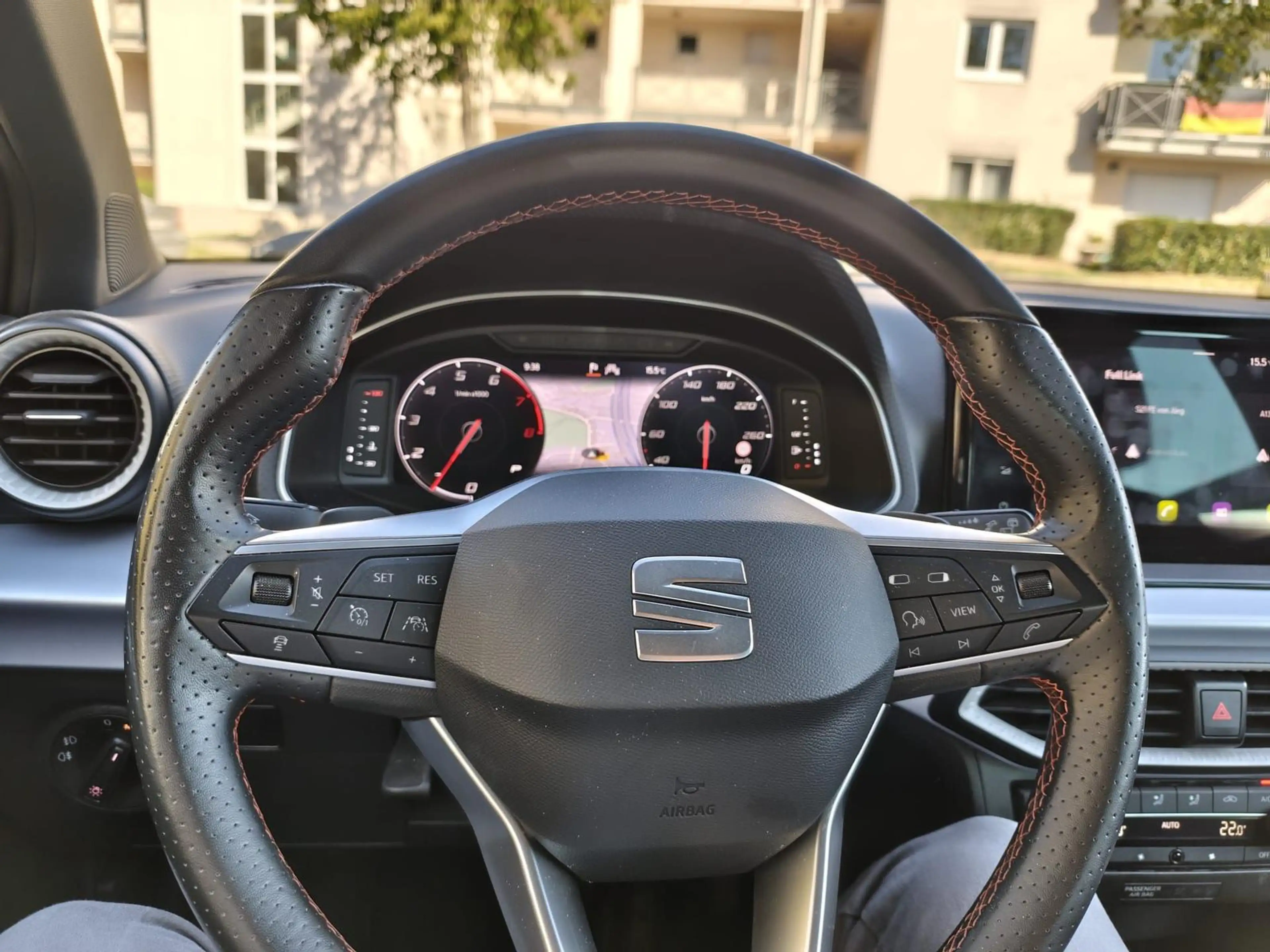 SEAT Arona 1.0 TSI FR Leichter Hagelschaden Kamera Navi LED T — photo 15