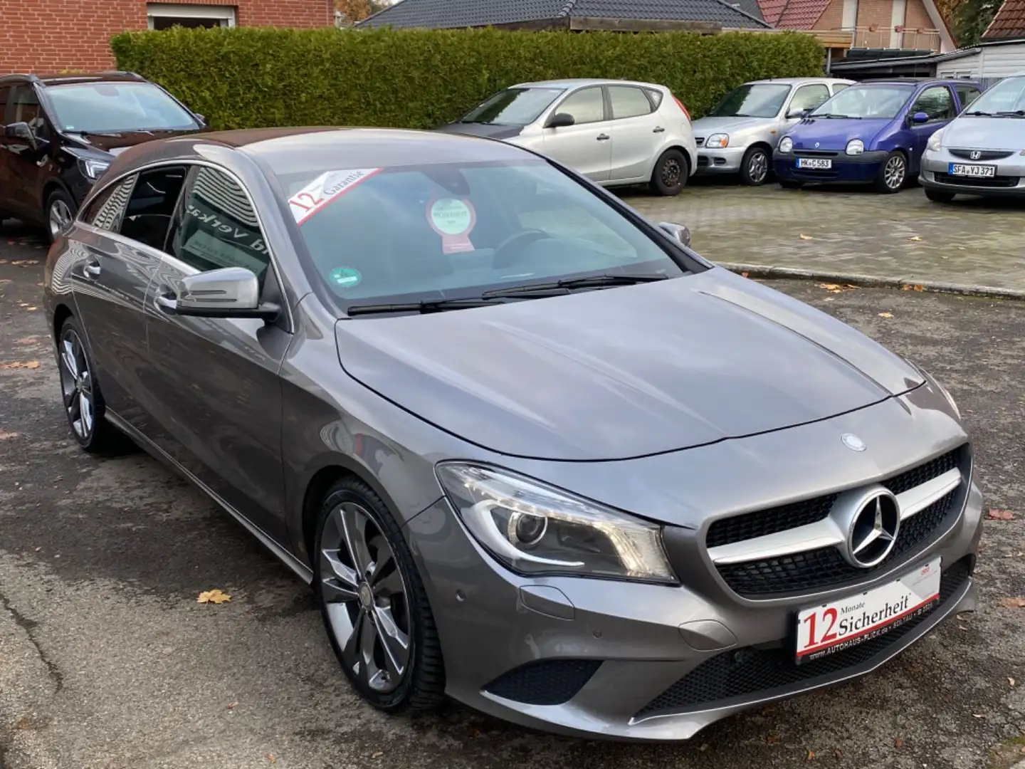 Mercedes-Benz CLA 200 Shooting Brake/Navi/Bi-Xenon/Automatik Šedá - 2