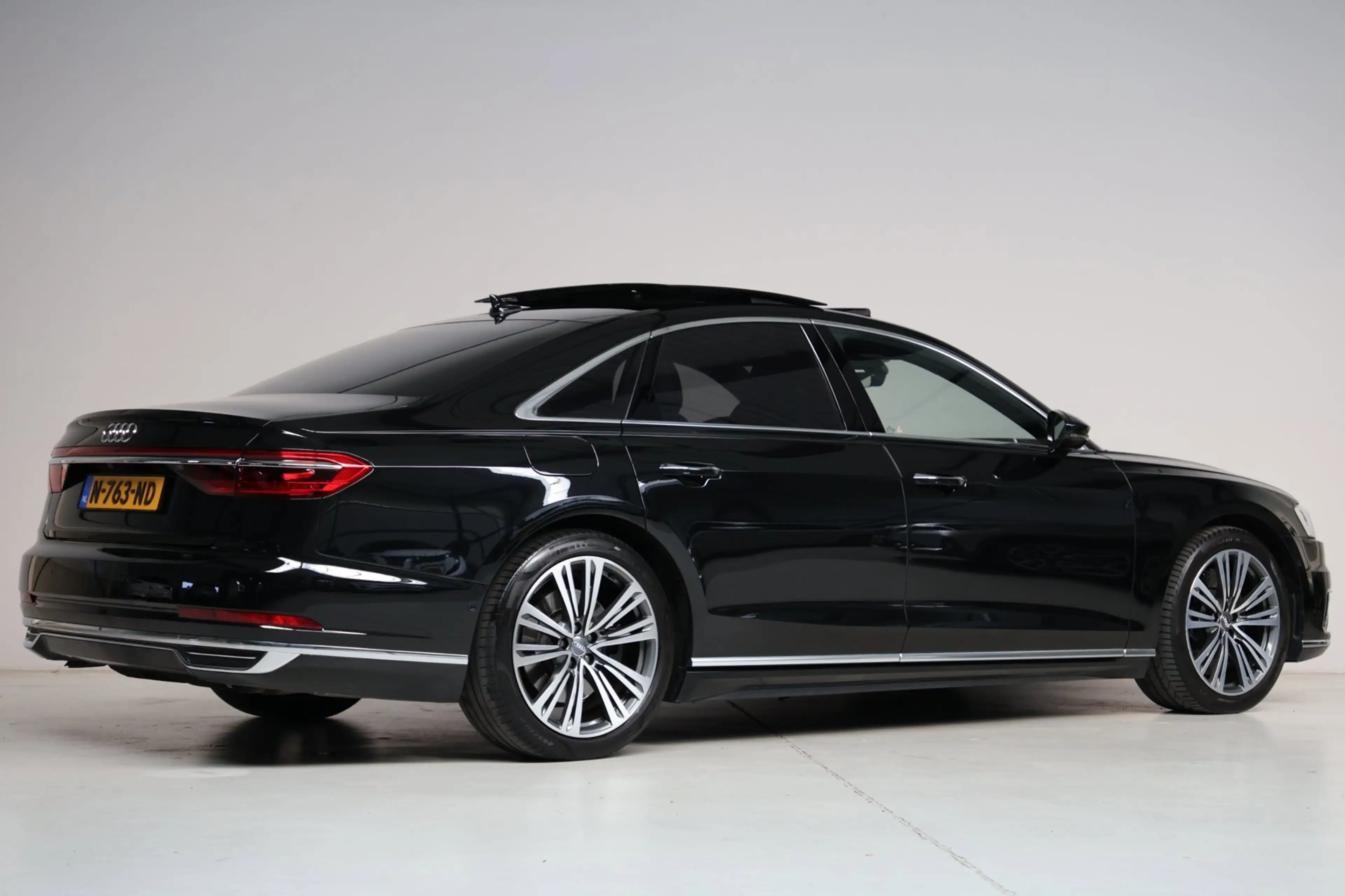 Audi A8 60 TFSI e Quattro | massage v+a | nachtzicht | 4WS — photo 2