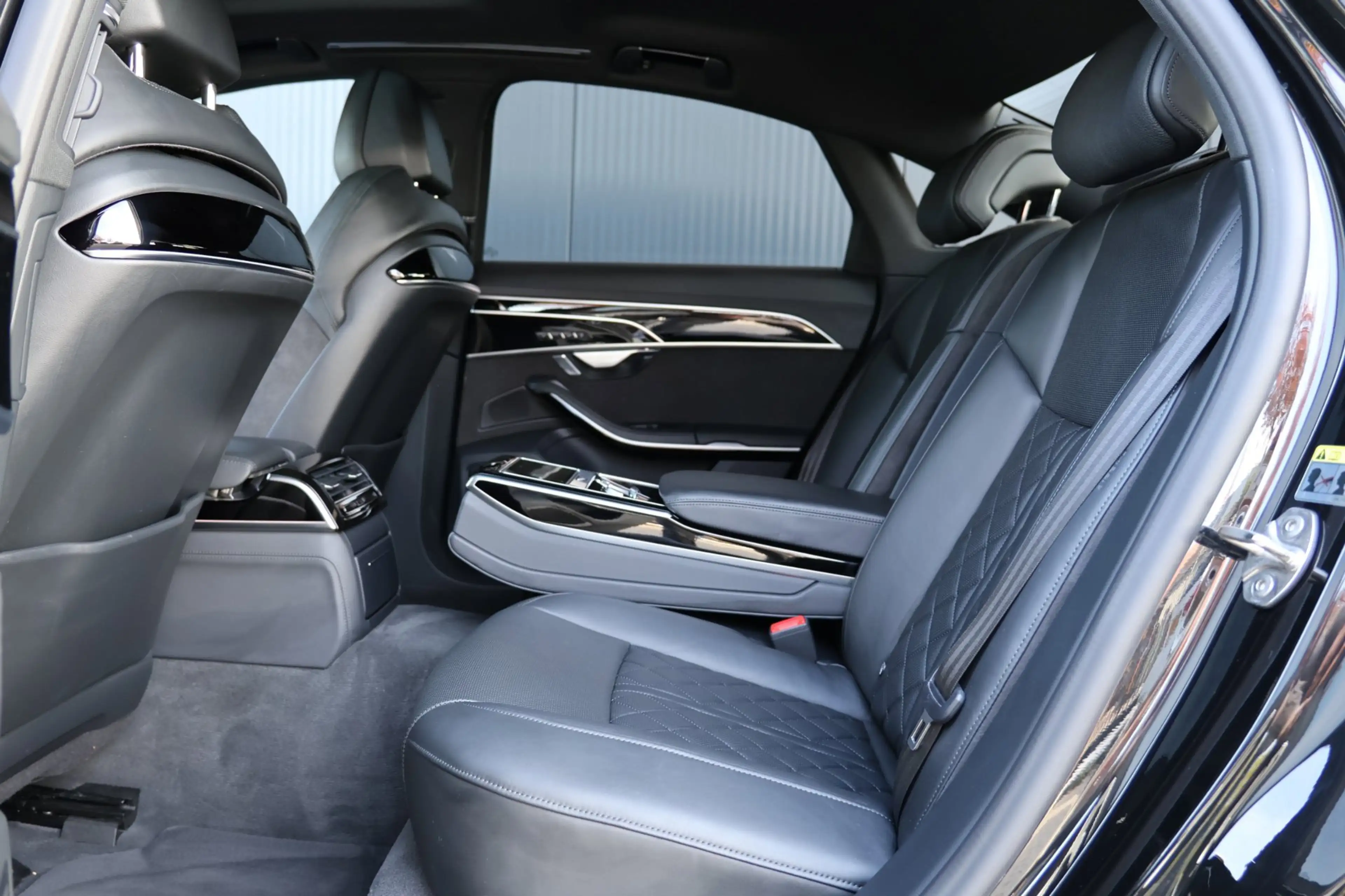 Audi A8 60 TFSI e Quattro | massage v+a | nachtzicht | 4WS — photo 30