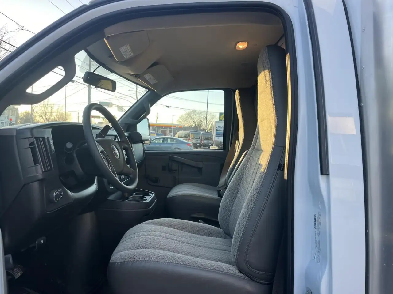 GMC Savana 3500 снимка GMC Savana 3500