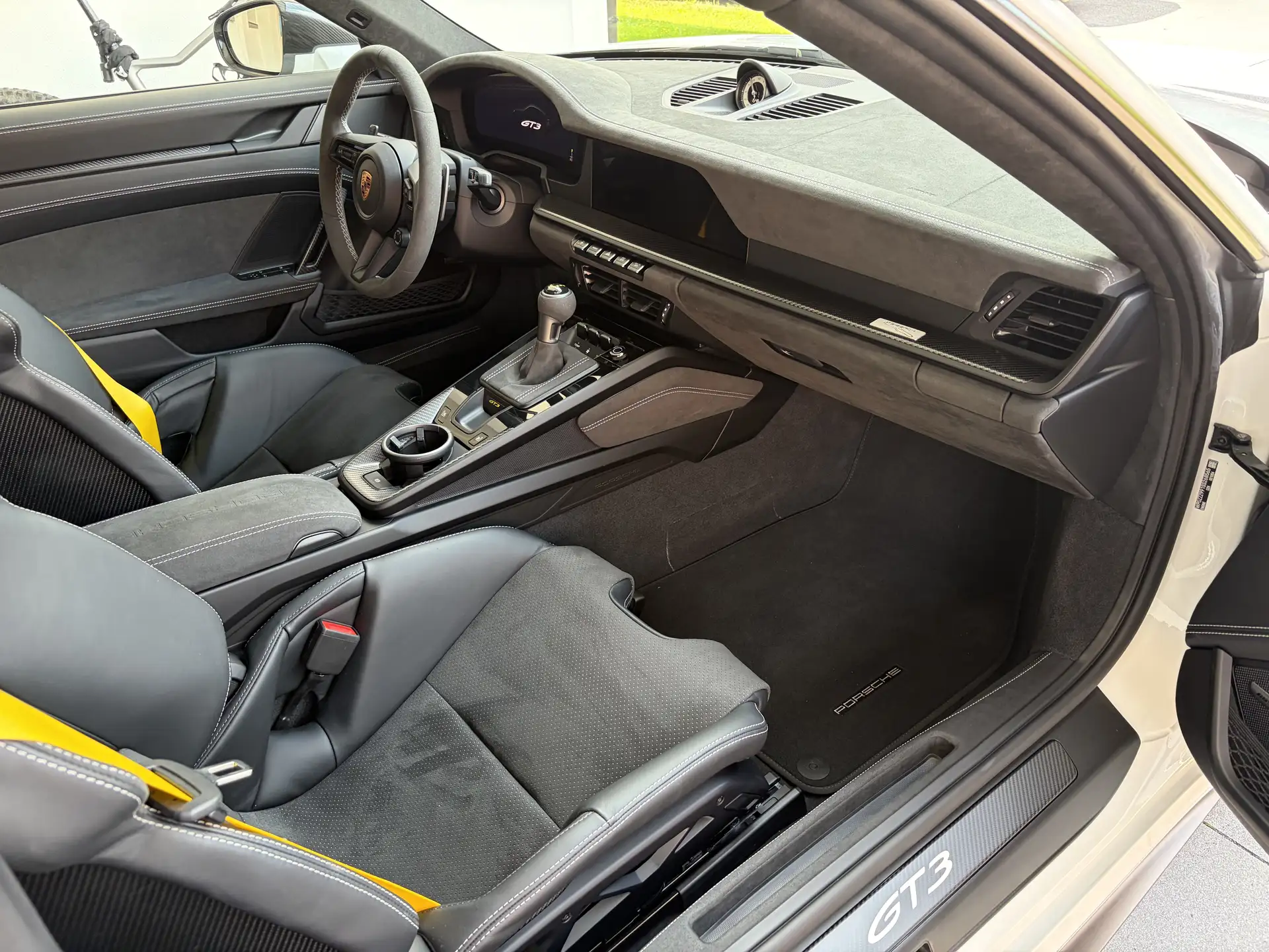 포르쉐 911 GT3 2025 흰색 사진 6